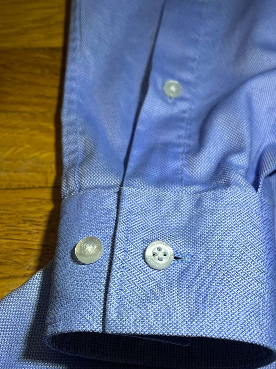 Hugo Boss Hugo Boss classic light blue formal shirt Size US L / EU 52-54 / 3 - 3 Thumbnail
