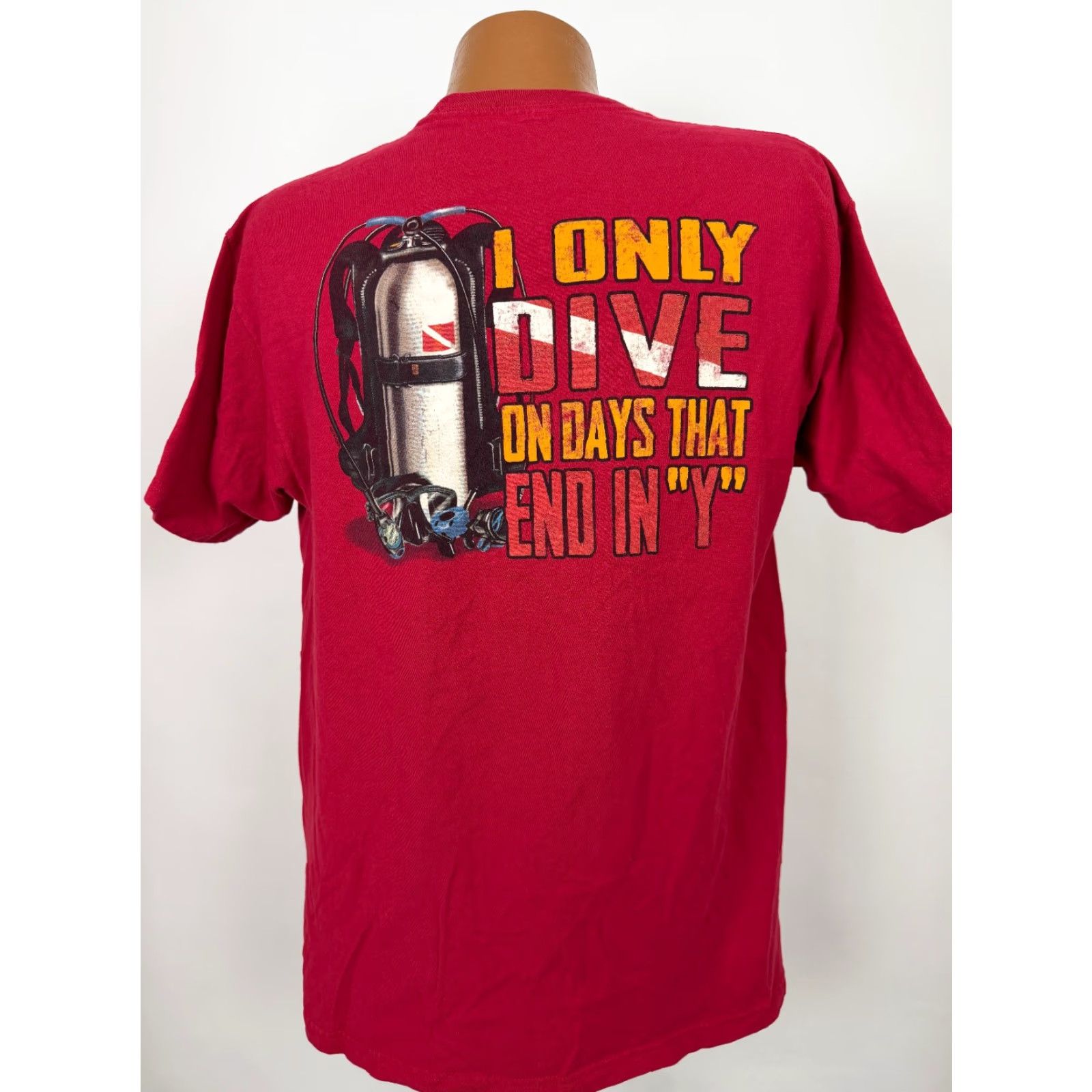 Vintage VINTAGE Divers Direct T-Shirt Mens Large Red Y2K Scuba Diving Shirt Ocean Nautical Fish 2000s Size US L / EU 52-54 / 3 - 6 Thumbnail