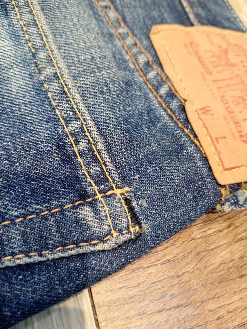 Levi's Vintage Clothing RARE LEVI'S VINTAGE 501 CAPITAL E BLUE SELVEDGE JEANS Size US 30 / EU 46 - 18 Thumbnail