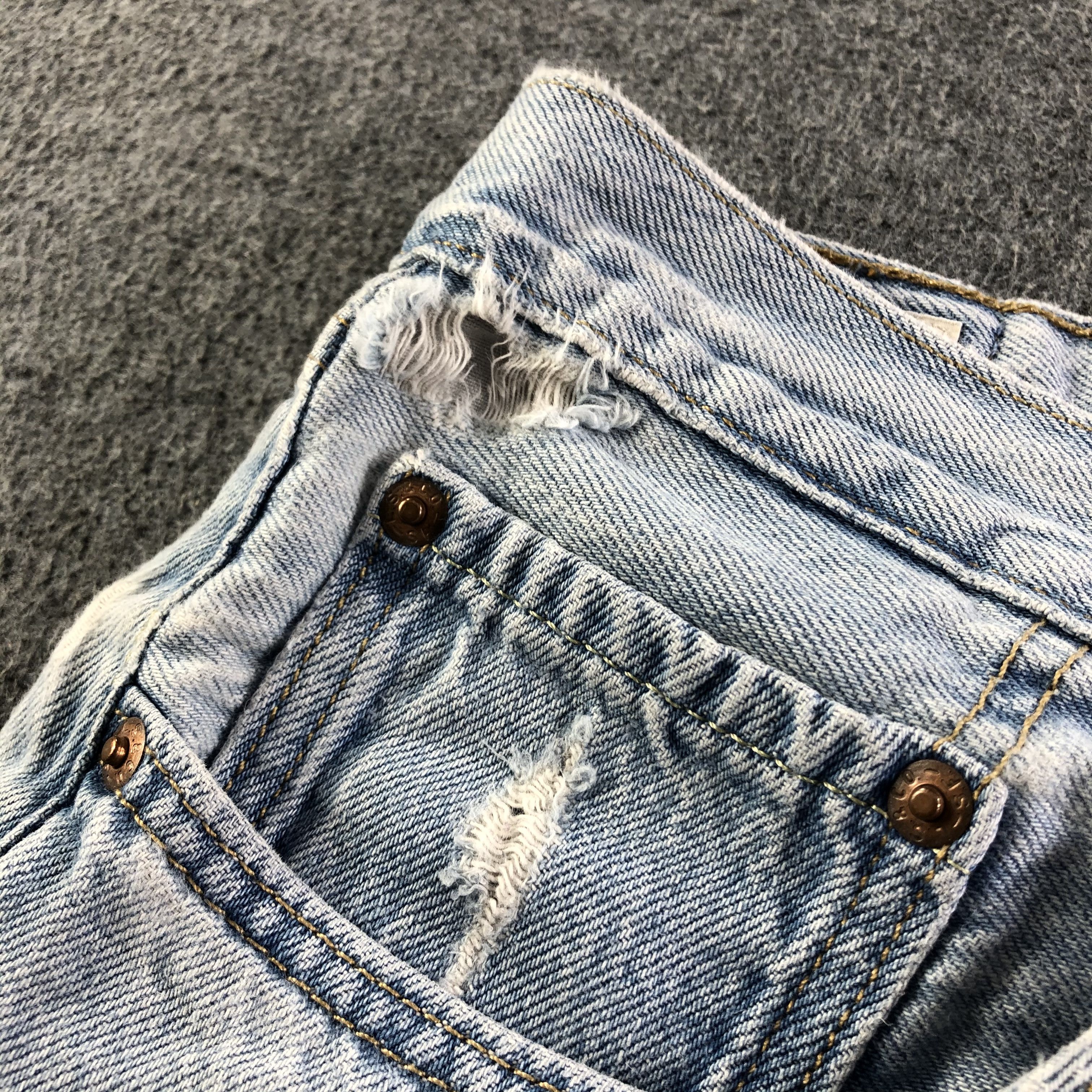 Levi's Vintage Light Wash Levis 501 Jeans-J3703 Size US 33 - 15 Thumbnail