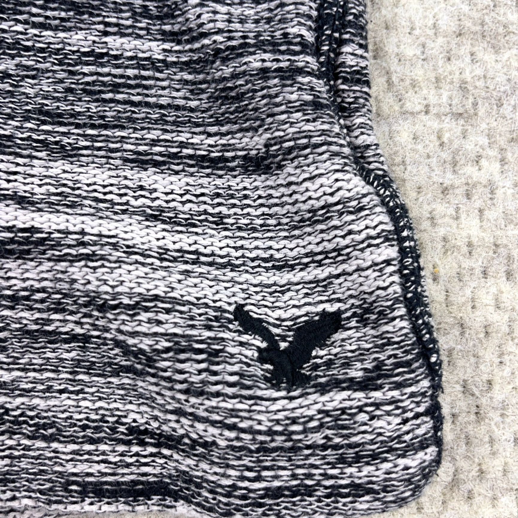American Eagle Outfitters VINTAGE American Eagle Hoodie Men M Gray Heather Henley Sweatshirt AEO Size US M / EU 48-50 / 2 - 4 Thumbnail