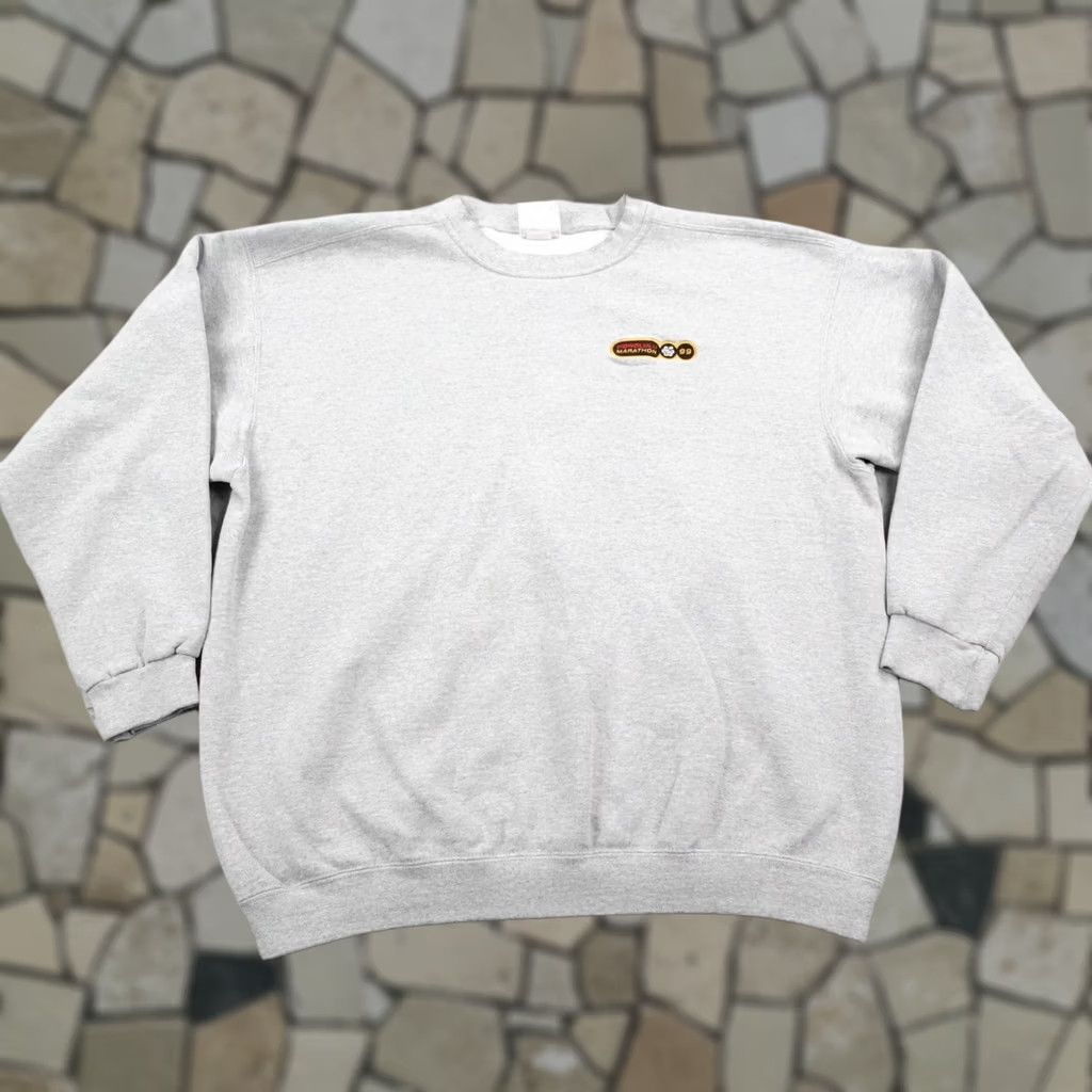 Nike VINTAGE Nike Sweatshirt Mens XL Gray Honolulu Marathon 1999 Crewneck Fleece 90s Size US XL / EU 56 / 4 - 1 Thumbnail