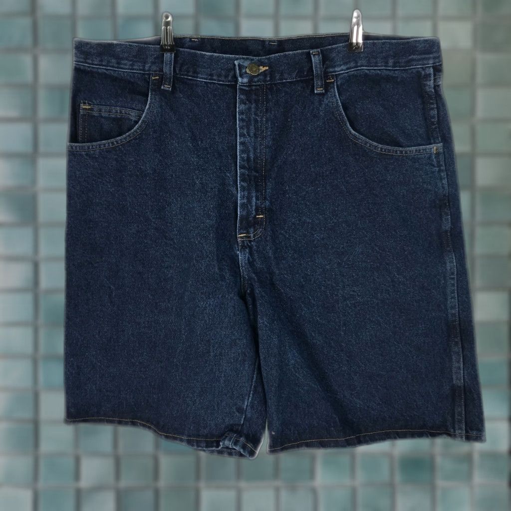 Wrangler WRANGLER Bermuda Shorts Denim Casual 40 Men Blue Regular 90s Rise High Front Flat Front Shorts Mens Size US 40 / EU 56 - 1 Thumbnail