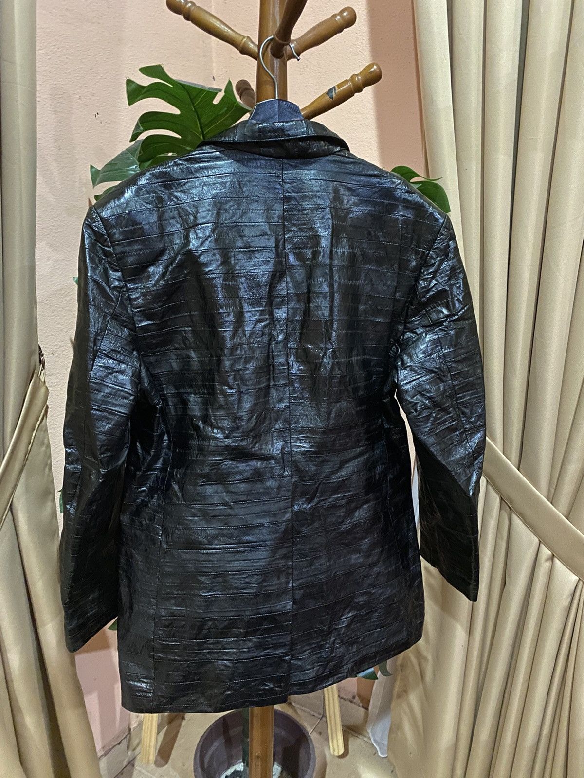 Other Vintage Glossy Black Faux Leather Blazer Jacket - Unisex Size US L / EU 52-54 / 3 - 12 Thumbnail