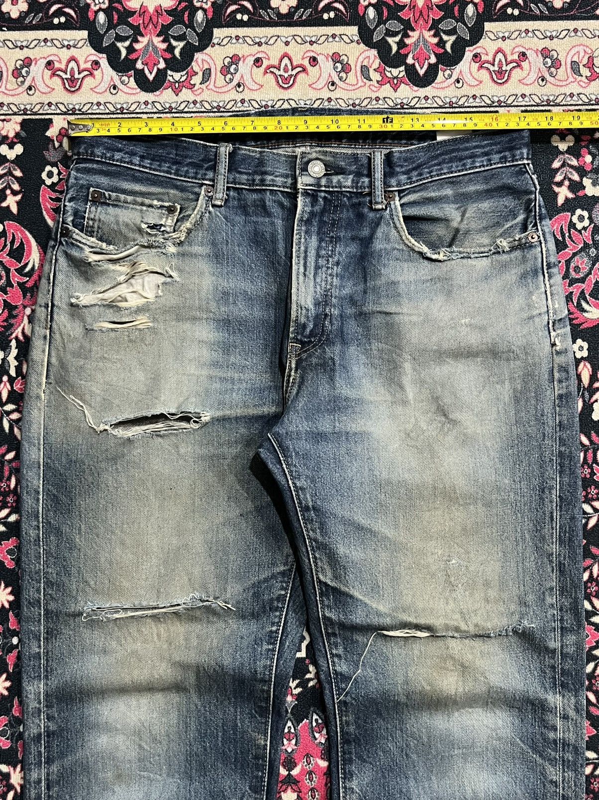 Undercover × Uniqlo Vintage Uniqlo Blue Faded Washed Trashed Straight Leg Jeans Size US 32 / EU 48 - 11 Thumbnail