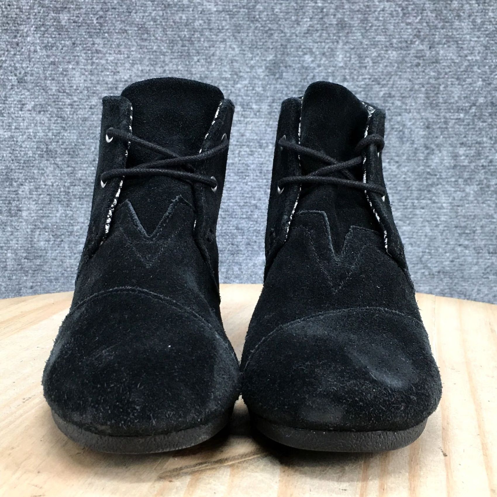 Toms TOMS Boots Womens 7.5 Desert Wedge Ankle Bootie Black Suede Lace Up Bootie Size US 8 / IT 38 - 7 Thumbnail
