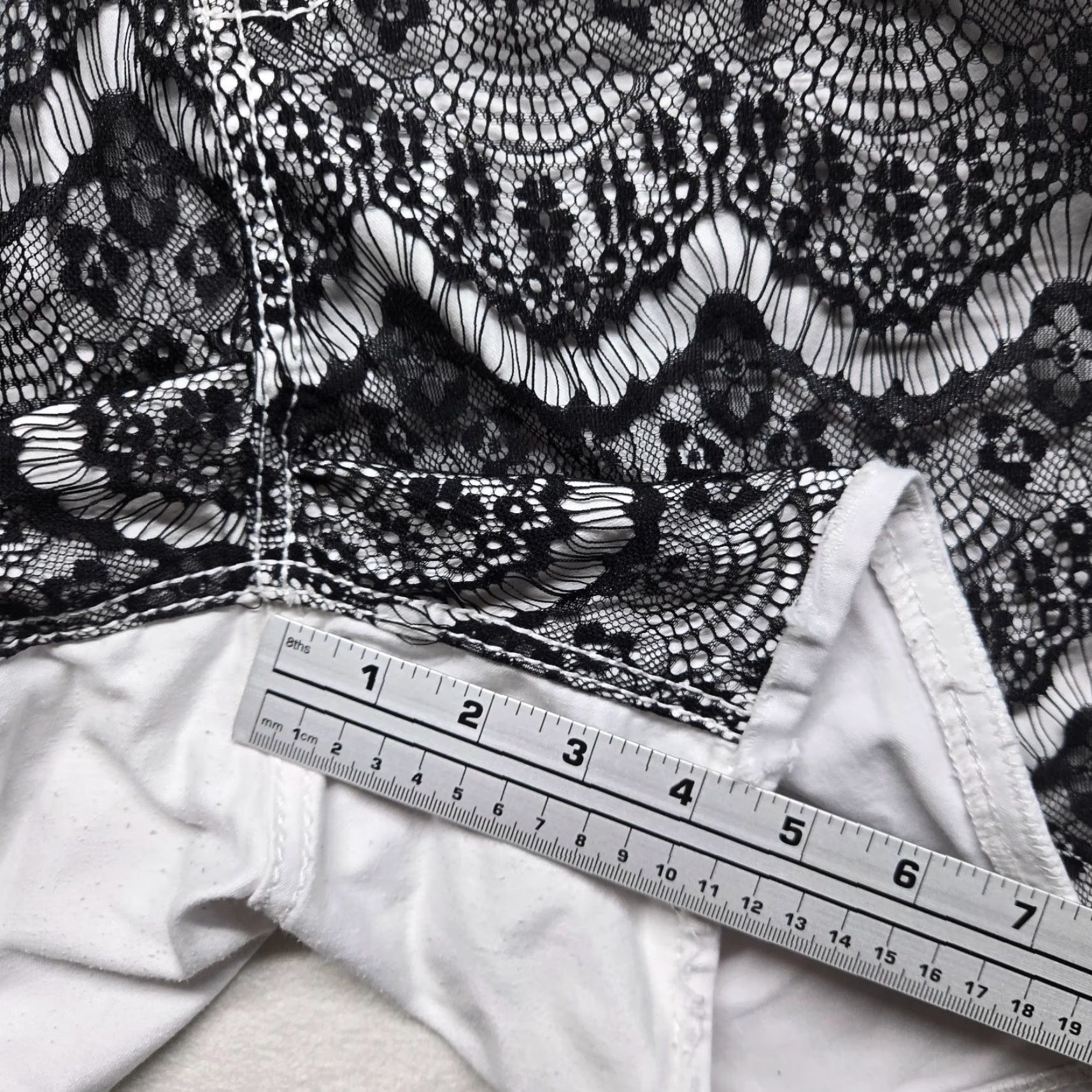 Vintage Truth be told Shorts White Denim Black Lace Adult Women's 22 Low Rise Fit Size 40" / US 18 - 6 Thumbnail