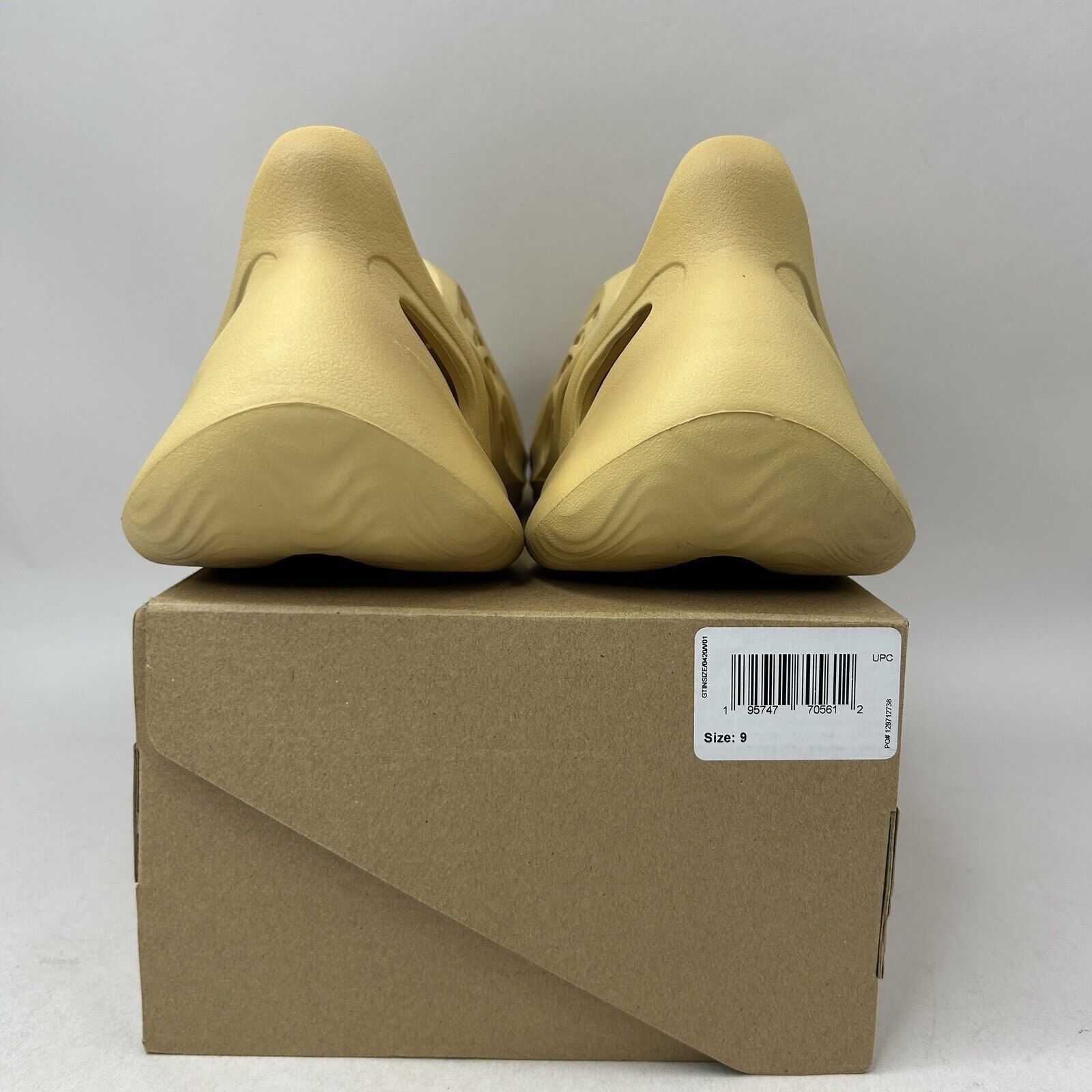 Adidas Adidas Yeezy Foam RNR Runner “Desert Sand” 2024 Size US 9 / EU 42 - 4 Thumbnail