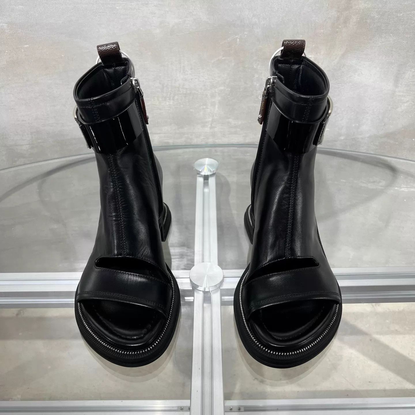 Louis Vuitton Louis Vuitton Moonlight Black Short Boots UK2 Size US 4.5 / IT 34.5 - 1 Thumbnail