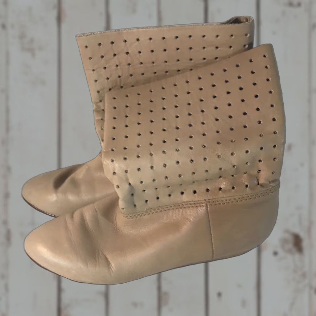 Vintage Brazilian Leather Boots Womens Size 5.5M Perforated Upper Ankle Bootie Beige Leather Upper, Flat Heel, Breathable Size US 5.5 / IT 35.5 - 1 Thumbnail