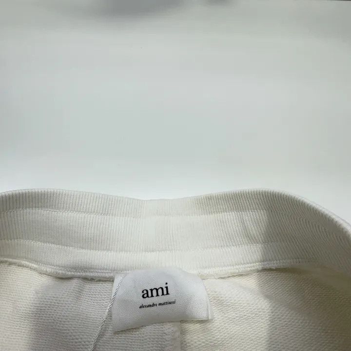 AMI AMIPARIS SS23 White Logo Embroidered Shorts -2507 Size US 26 / EU 42 - 1 Thumbnail