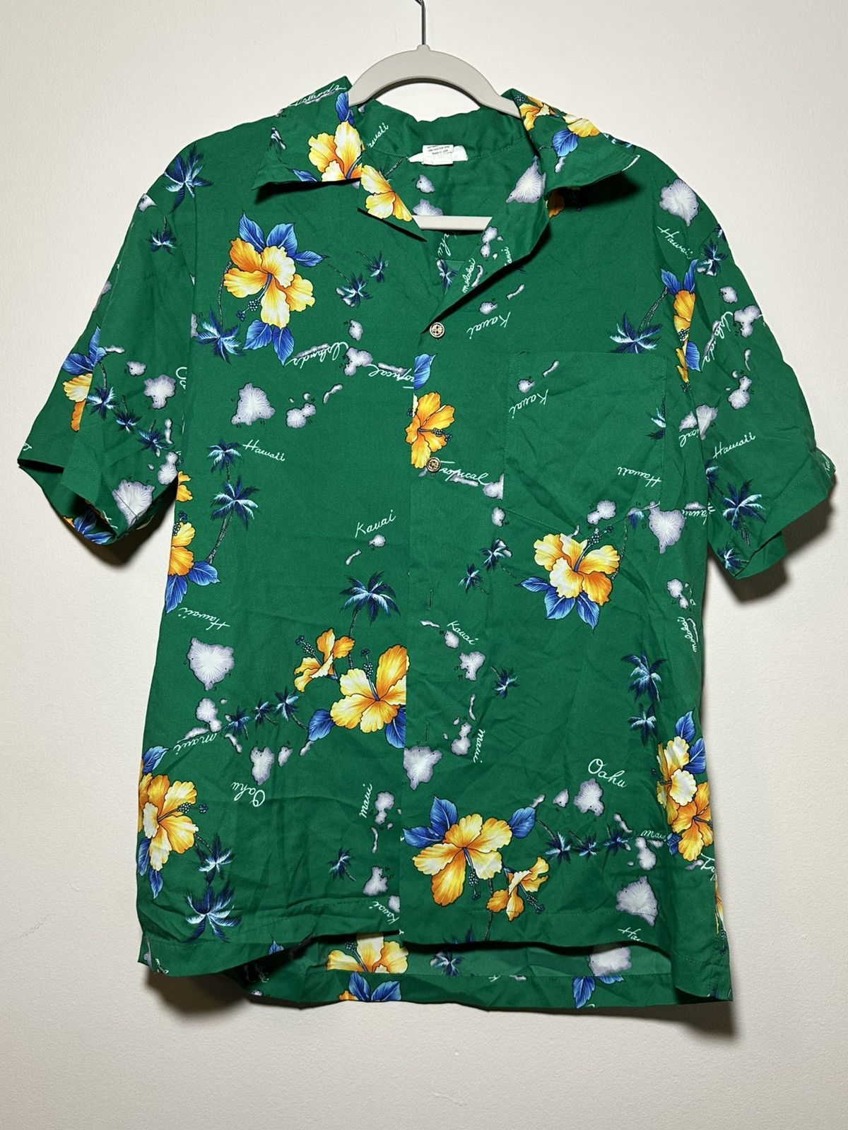 Other Green Hawaiian shirt with yellow flowers and palm trees Size US L / EU 52-54 / 3 - 1 Thumbnail