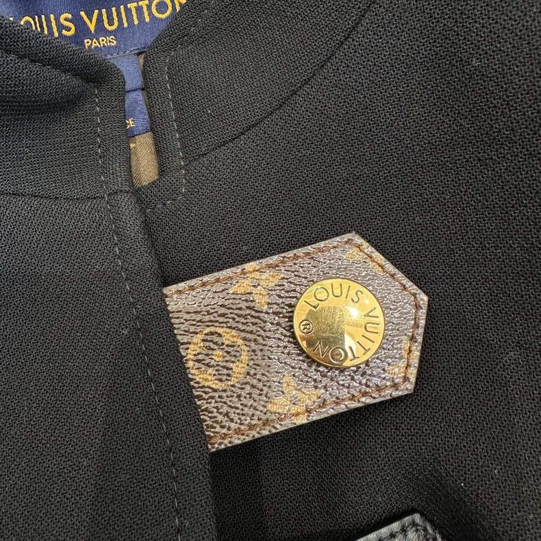 Louis Vuitton Louis Vuitton Black inside presbyopic gold button jacket Size S / US 4 / IT 40 - 6 Thumbnail
