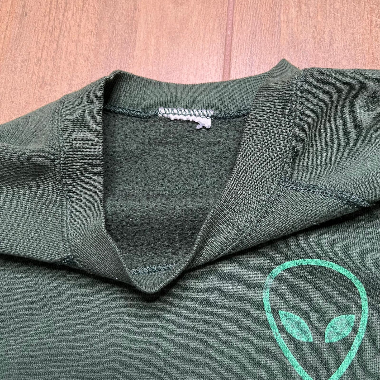 Vintage Vintage Alien Head Sweatshirt I Need More Space Green XL/XXL Size US XL / EU 56 / 4 - 3 Thumbnail
