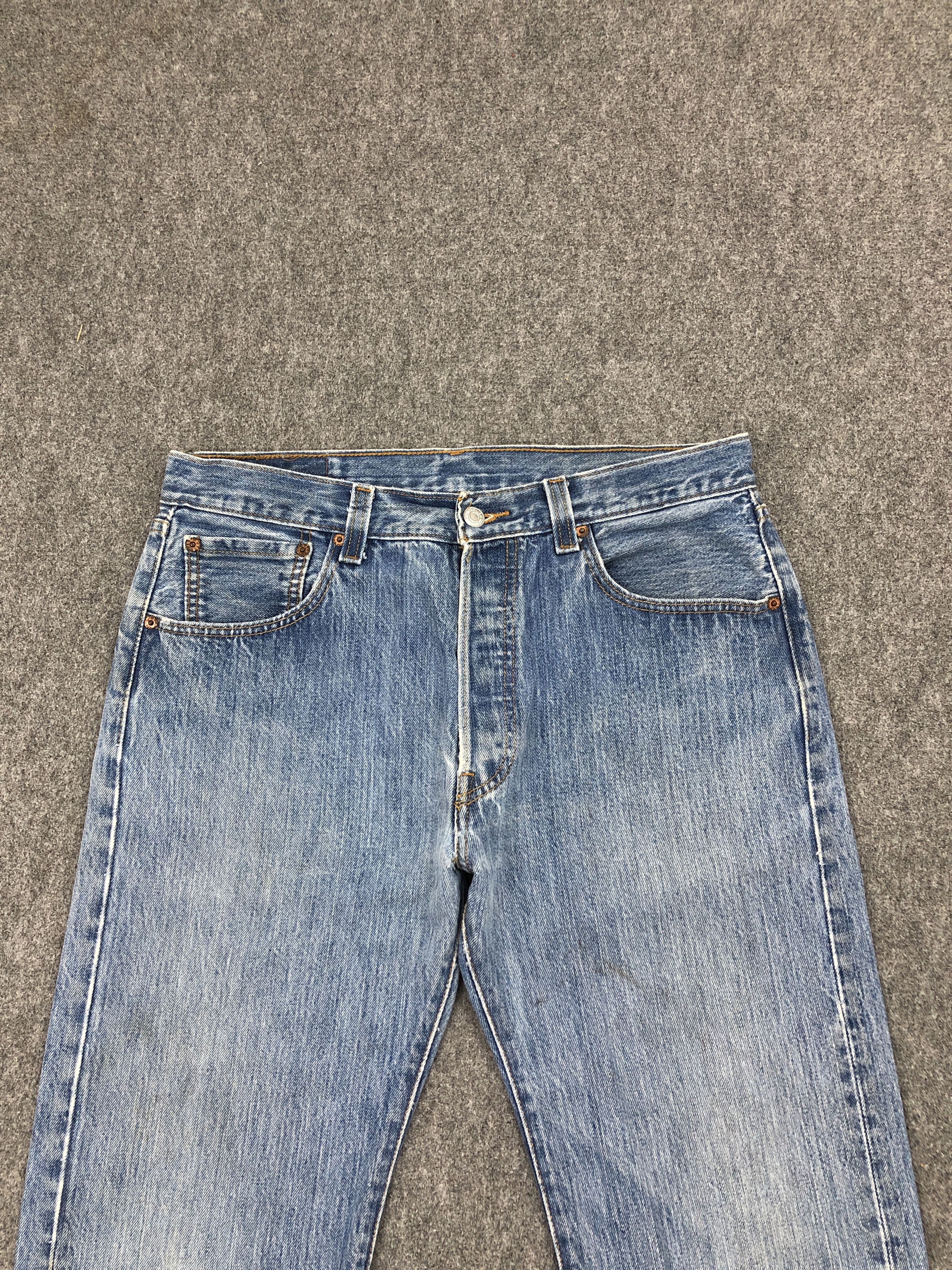 Levi's × Vintage Vintage Levis 501 Faded Blue Denim Jeans Size US 32 / EU 48 - 2 Thumbnail
