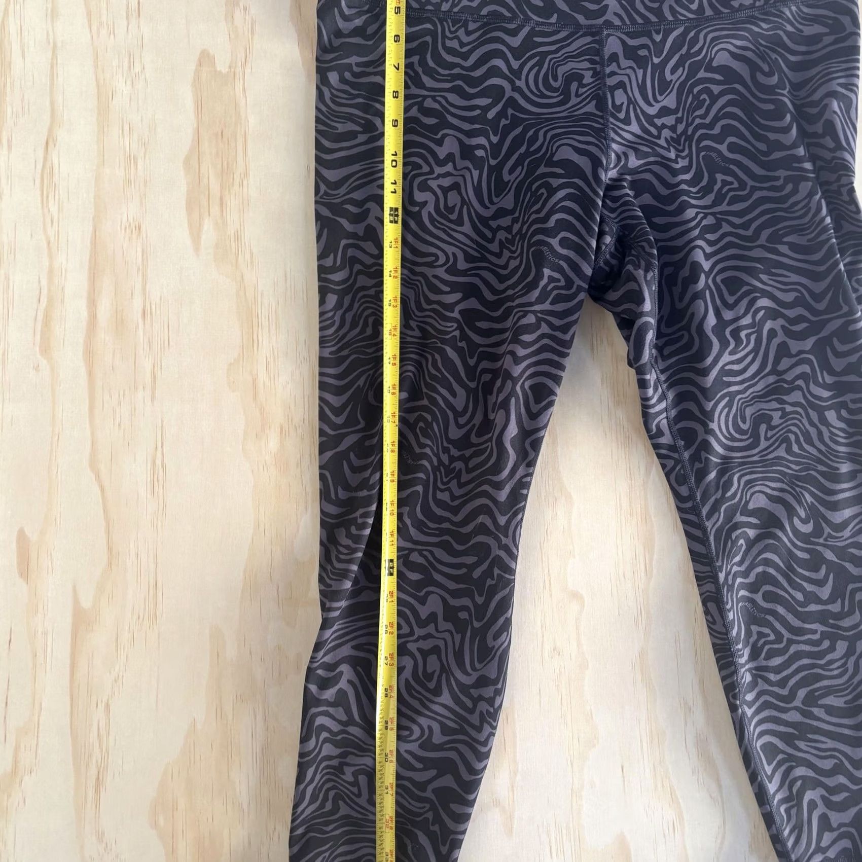 Fabletics Fabletics PowerHold Leggings Womens XL Black Animal Print Ankle Pants Yoga Size 40" / US 18 - 3 Thumbnail