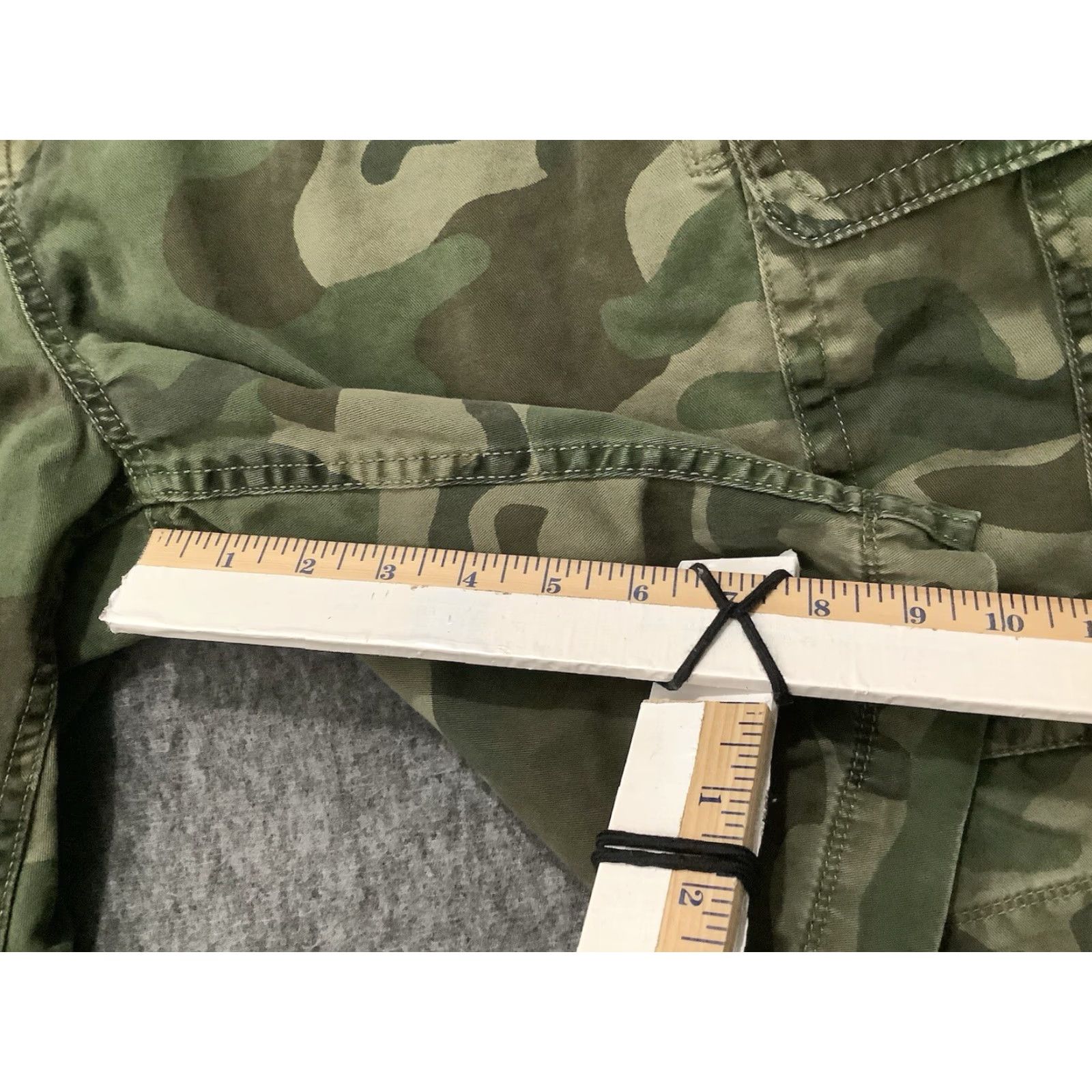 Vintage Foundry Cargo Shorts Camouflage Green 44 Mens Cargo Short - Regular Fit, Cotton, 10in Inseam, Zip, Front Flat, Pockets Size US 44 / EU 60 - 7 Thumbnail