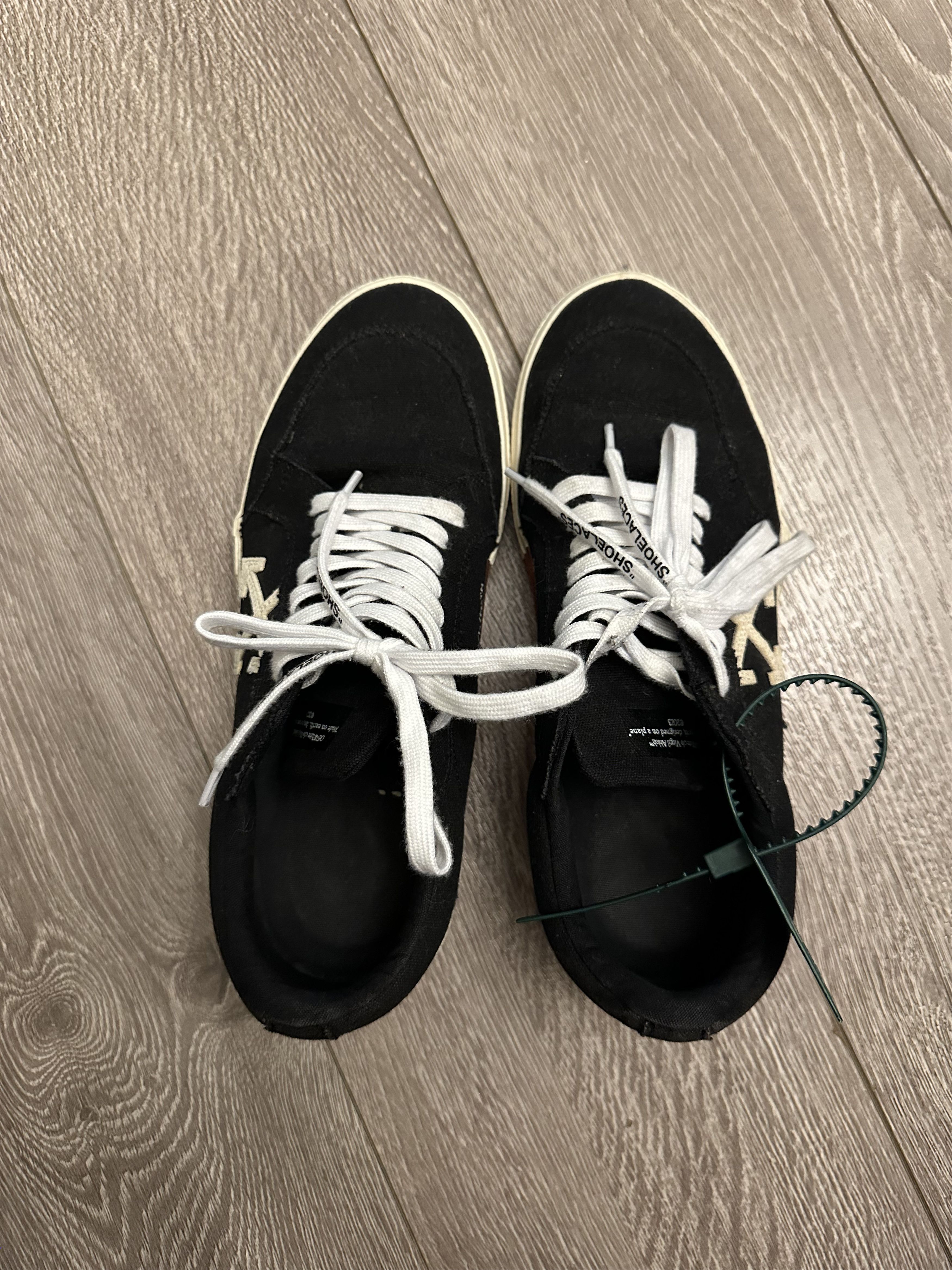 Off-White Canvas Off White Sneaker Size US 9 / EU 42 - 4 Thumbnail
