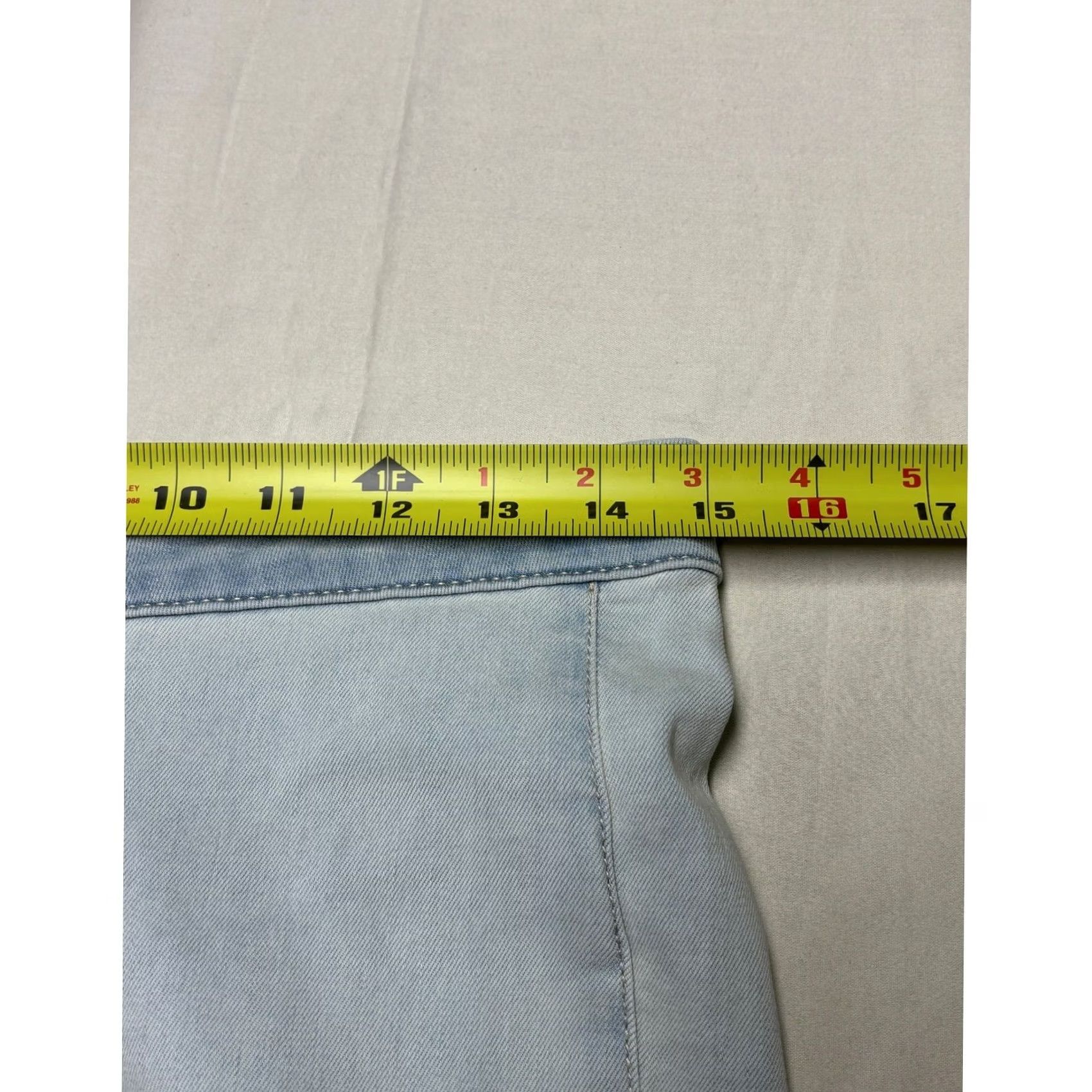 Free People VINTAGE? No. We The Free Free People Just Float On Flare Jeans Light Wash Raw Hem Women 27X27 Size 27" / US 4 / IT 40 - 6 Thumbnail