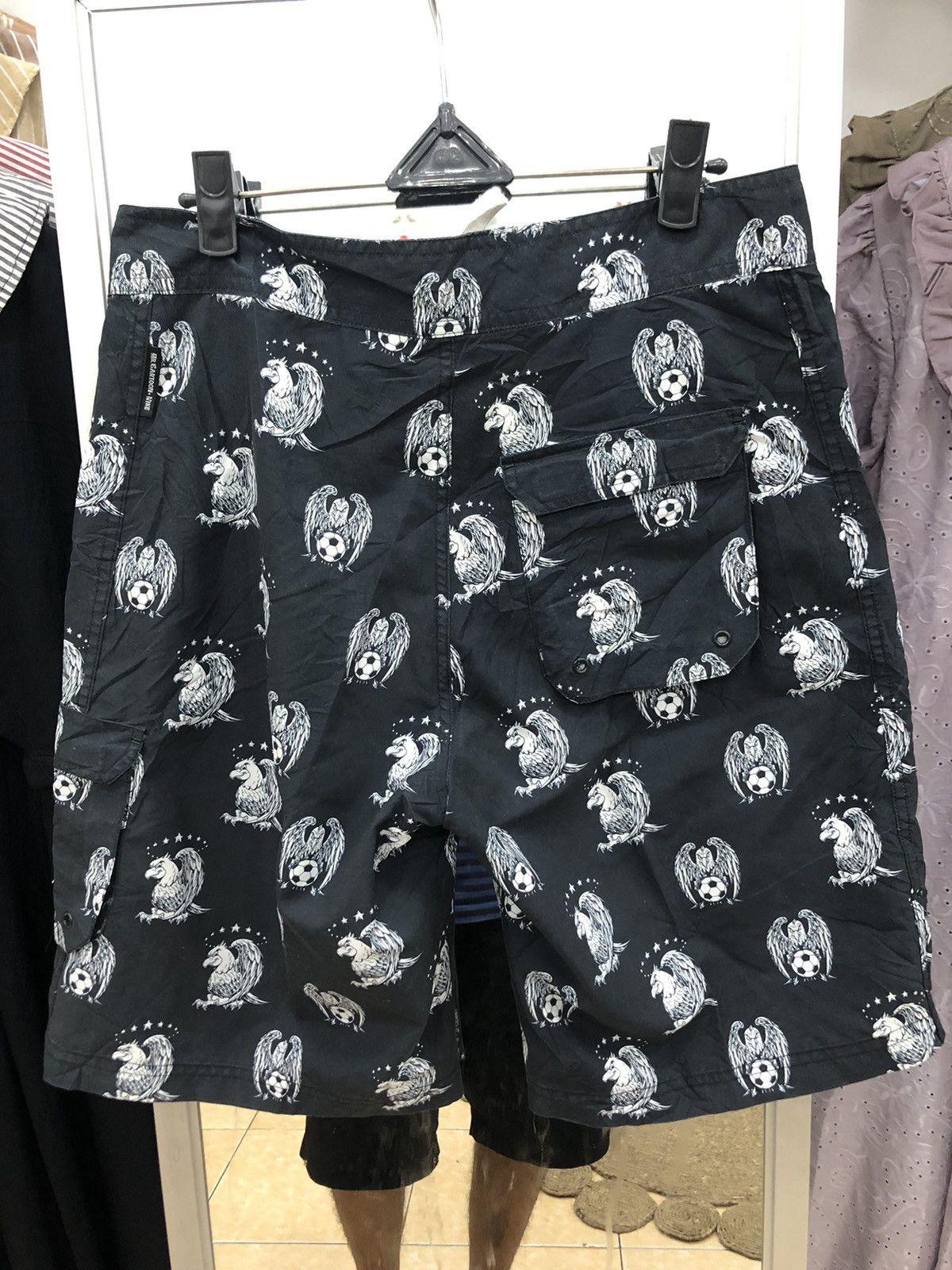 Nike Nike X Mr.Cartoon Board Shorts Size US 30 / EU 46 - 4 Thumbnail
