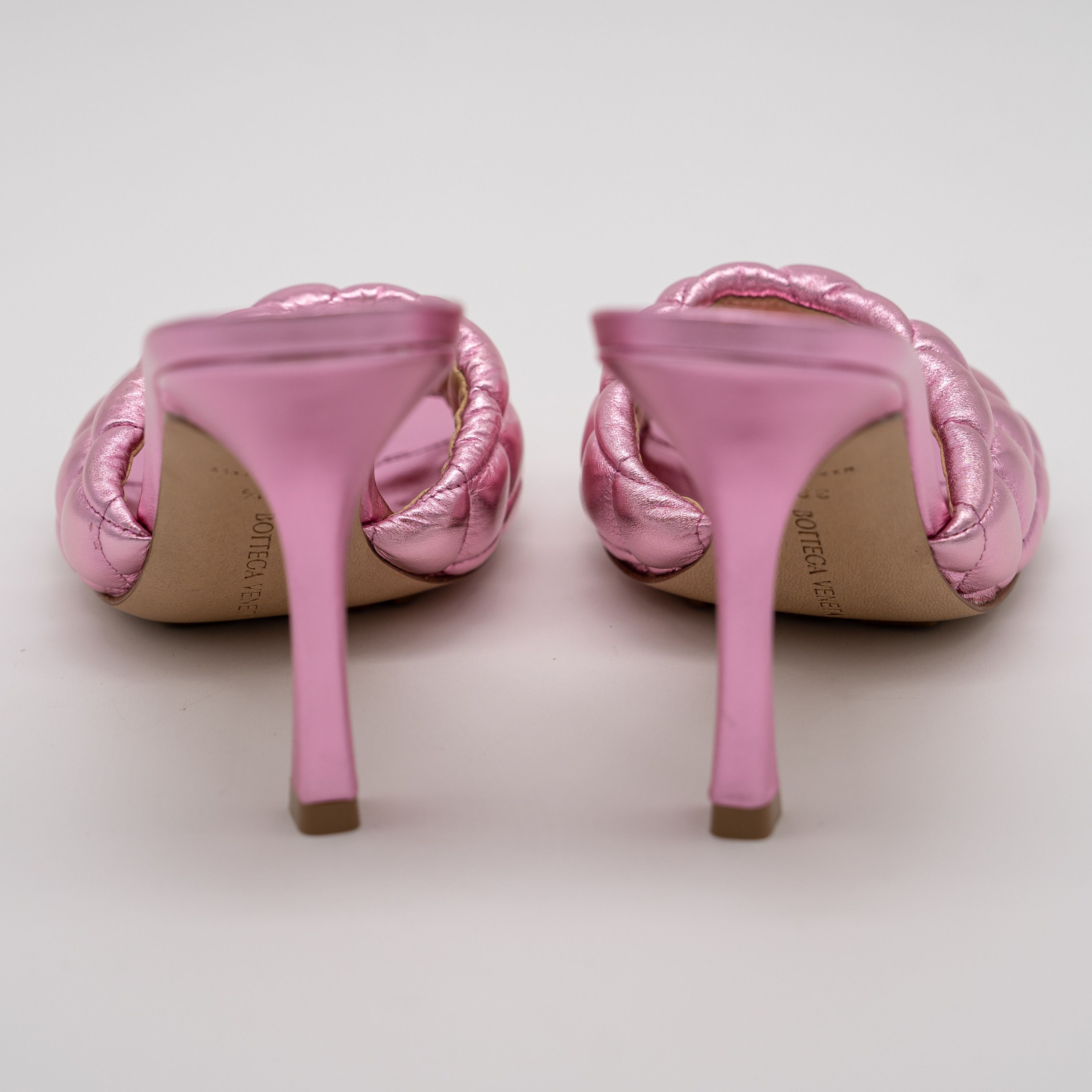 Bottega Veneta 38.5eu Bottega Veneta Pink Metallic Leather Padded Sandals Size US 8.5 / IT 38.5 - 5 Thumbnail