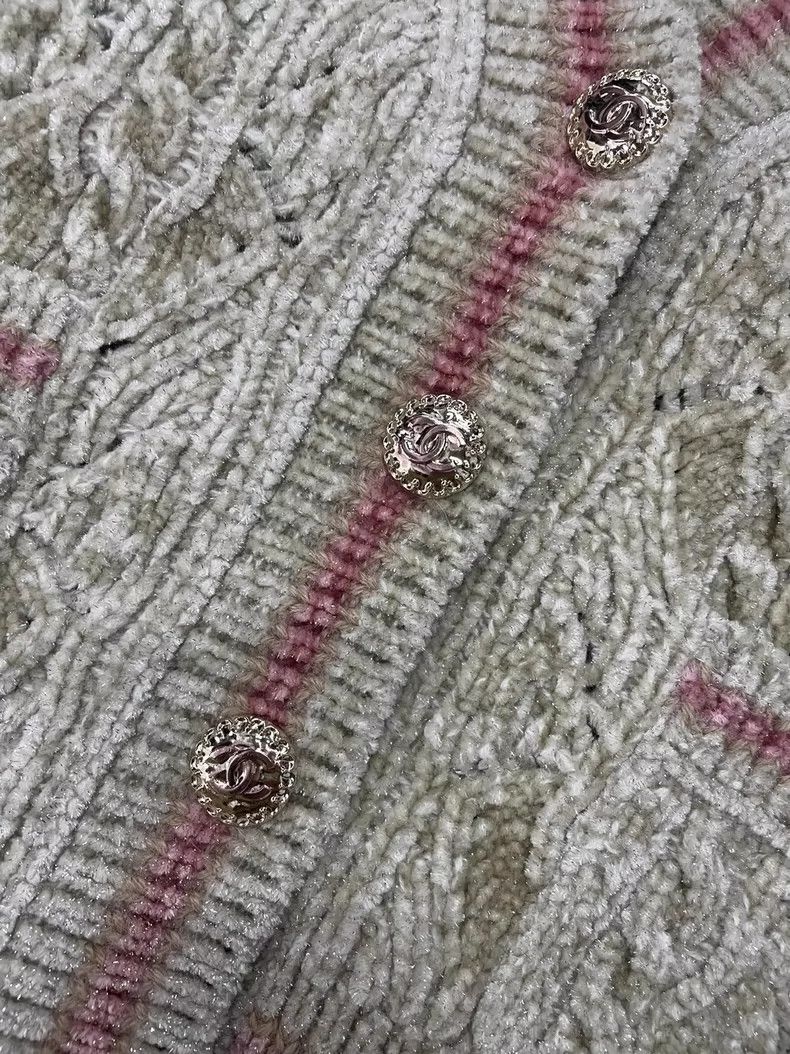 Chanel chanel 22B Autumn‮New Winter‬ Velvet V-neck No. 5 Knitted Size XXS / US 00 / IT 34 - 3 Thumbnail