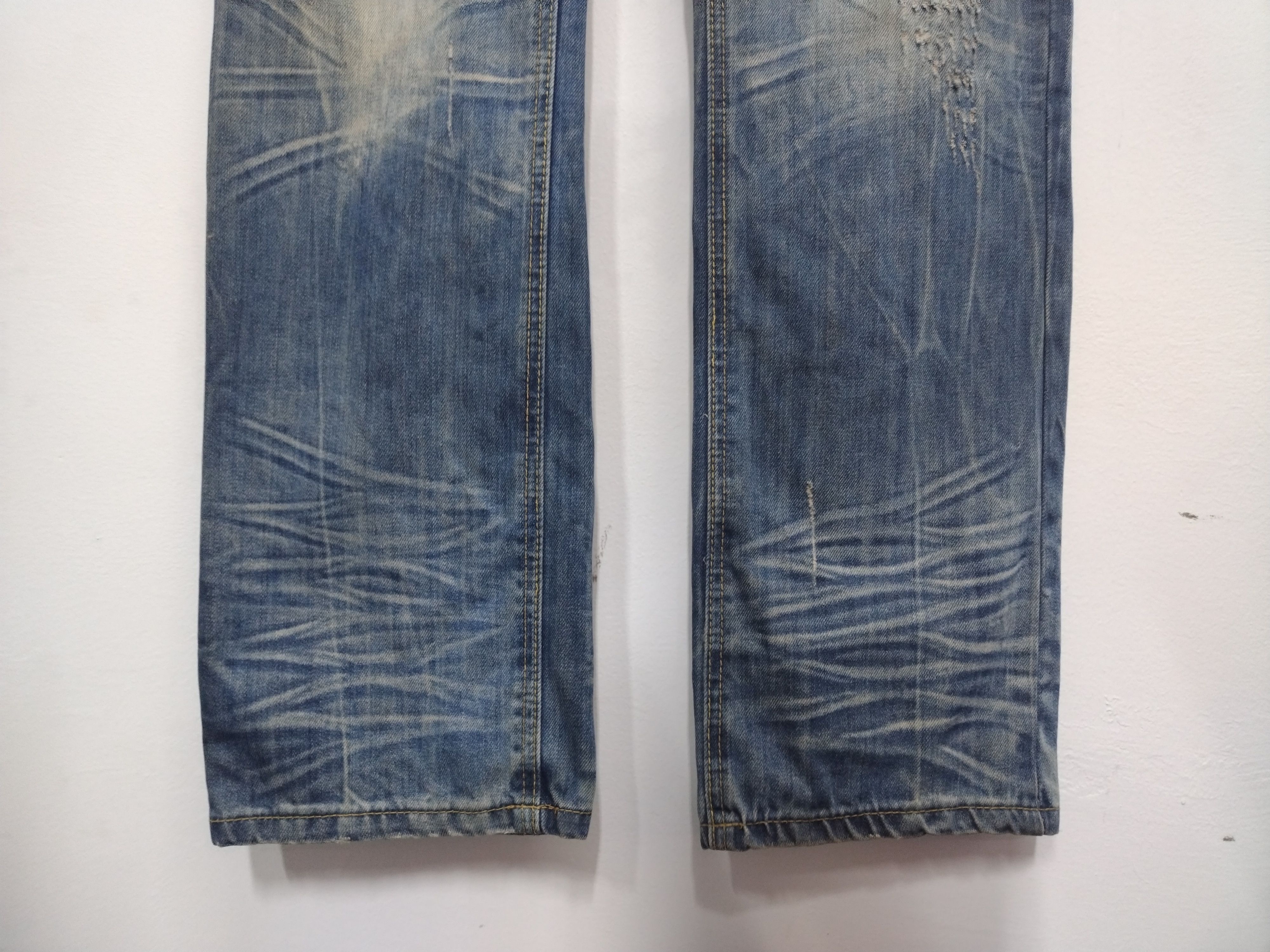 Marvelous patina & Distressed Design A.V.H jeans