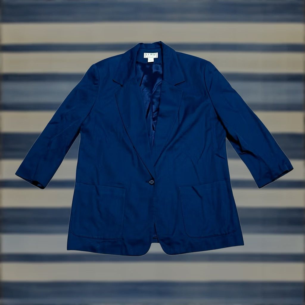 Vintage VINTAGE LLBean Navy Blue Blazer 14 Womens Single-Breasted 1-Button Notch Lapel Regular Fit 100% Rayon Made In USA 80s 90s Size XL / US 12-14 / IT 48-50 - 1 Thumbnail