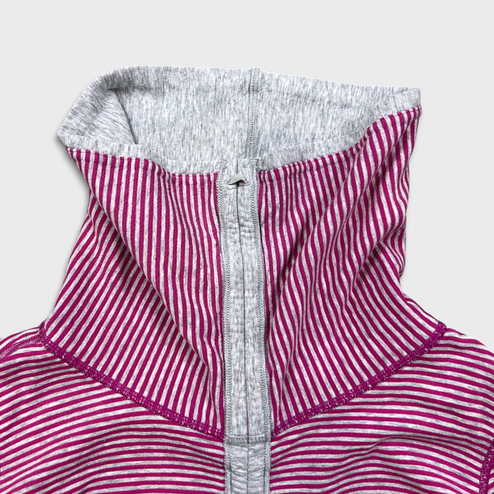Lululemon Lululemon In A Cinch Long Sleeve Tee Reversible Sweater Size L / US 10 / IT 46 - 3 Thumbnail