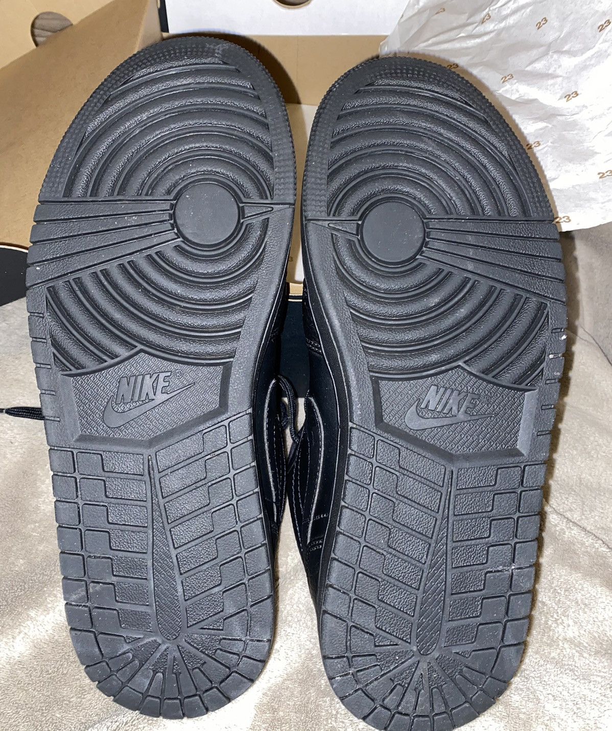 Jordan Brand × Nike Air Jordan 1 Low Triple Black Size US 8.5 / EU 41-42 - 6 Thumbnail