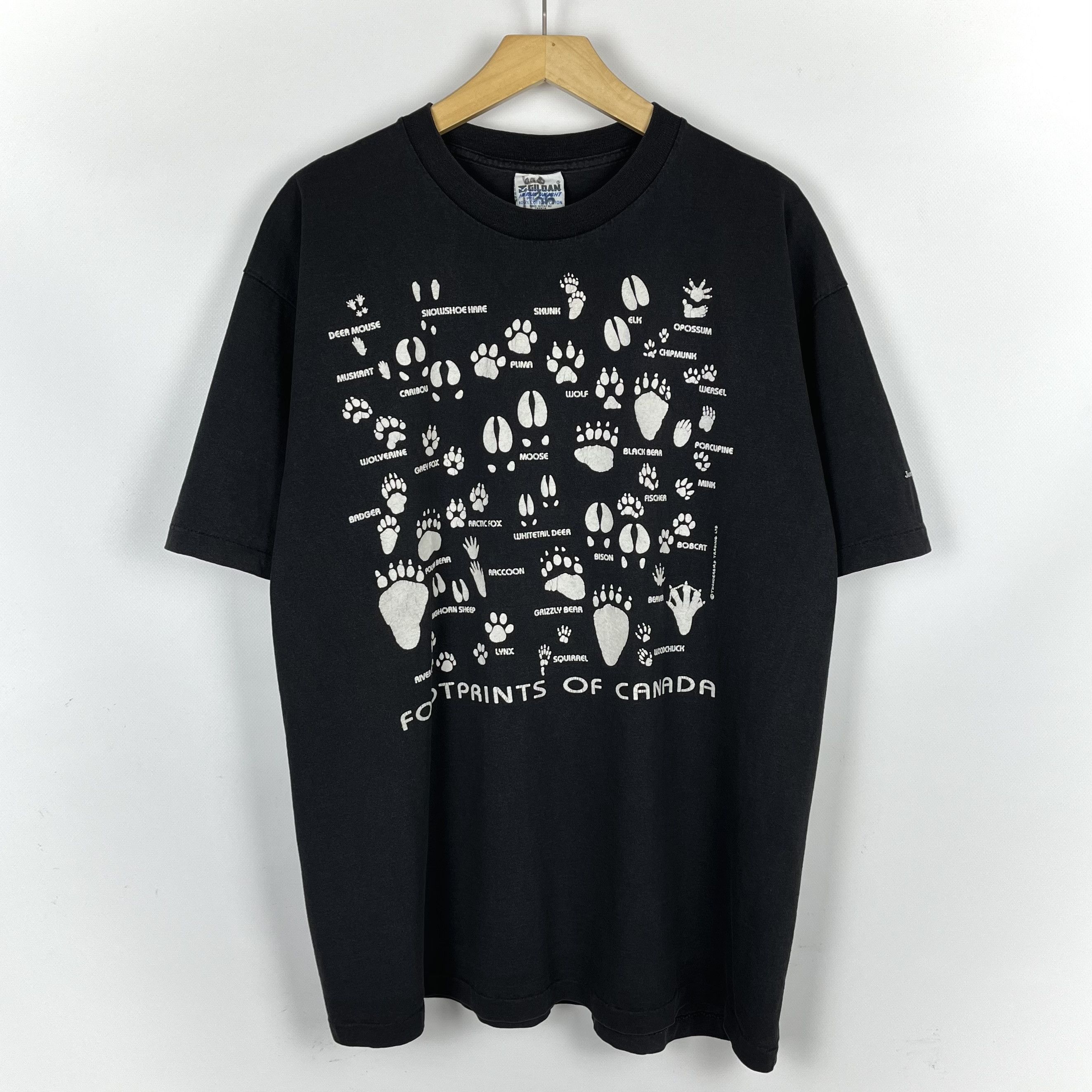 Arts & Science Vintage Footprints Of Canada Art Nature T Shirt 90’s Size US XL / EU 56 / 4 - 1 Thumbnail