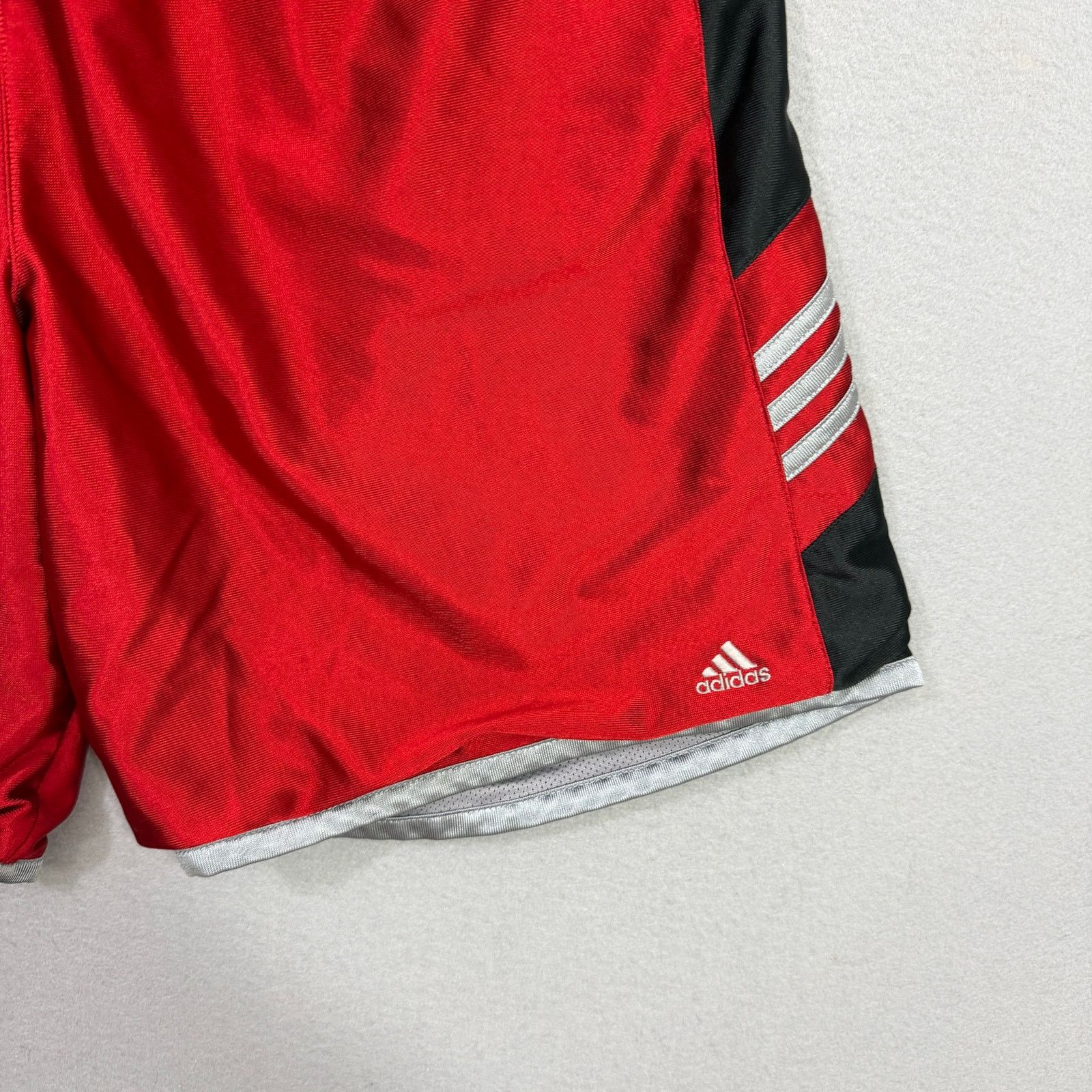 Adidas Vintage Adidas Reversible Shorts Medium Red Gray Athletic Size US 32 / EU 48 - 3 Thumbnail