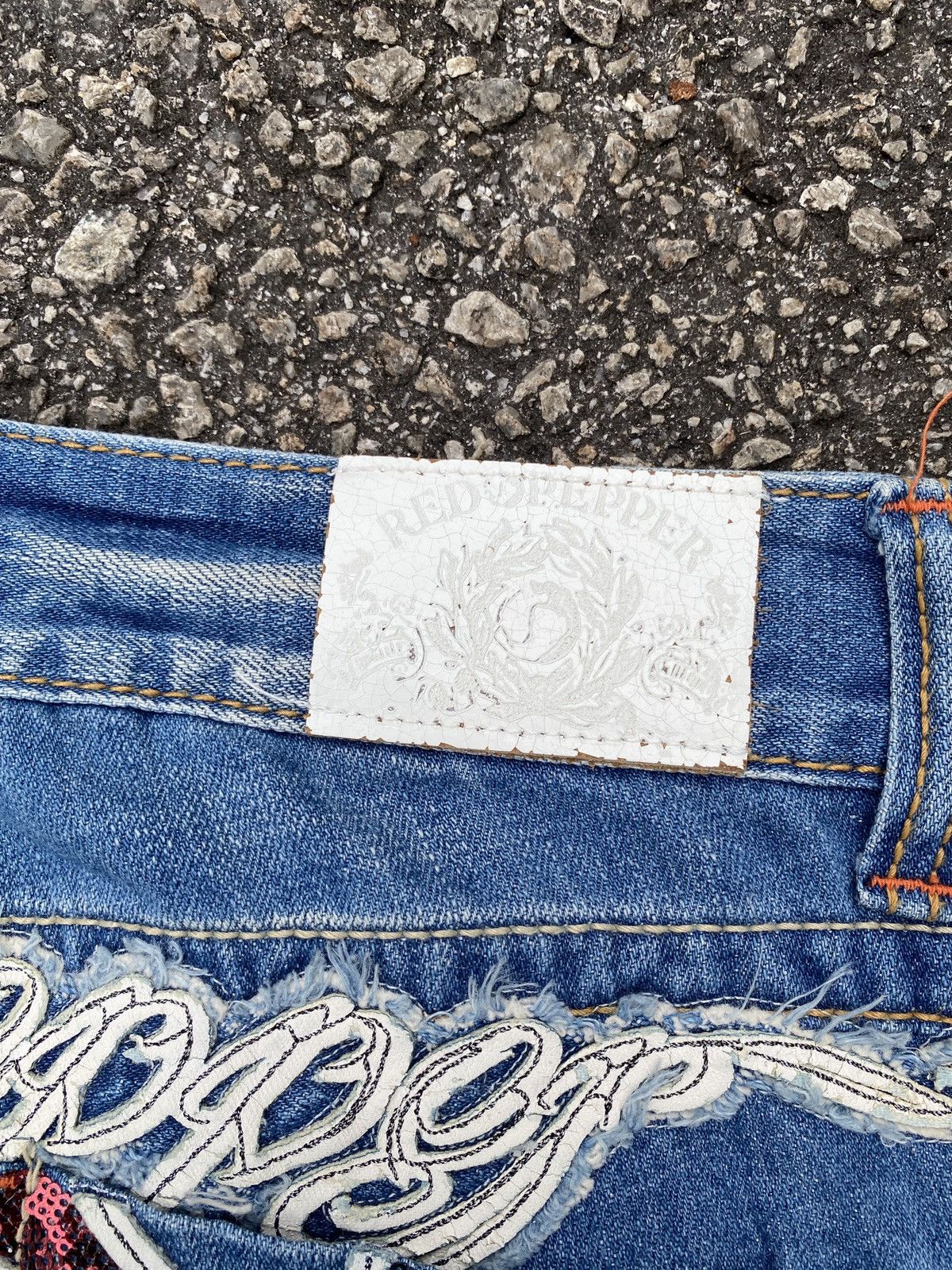 Japanese Brand Red Pepper Low Rise Faded Blue Back Logo Flare Jeans Size US 30 / EU 46 - 13 Thumbnail