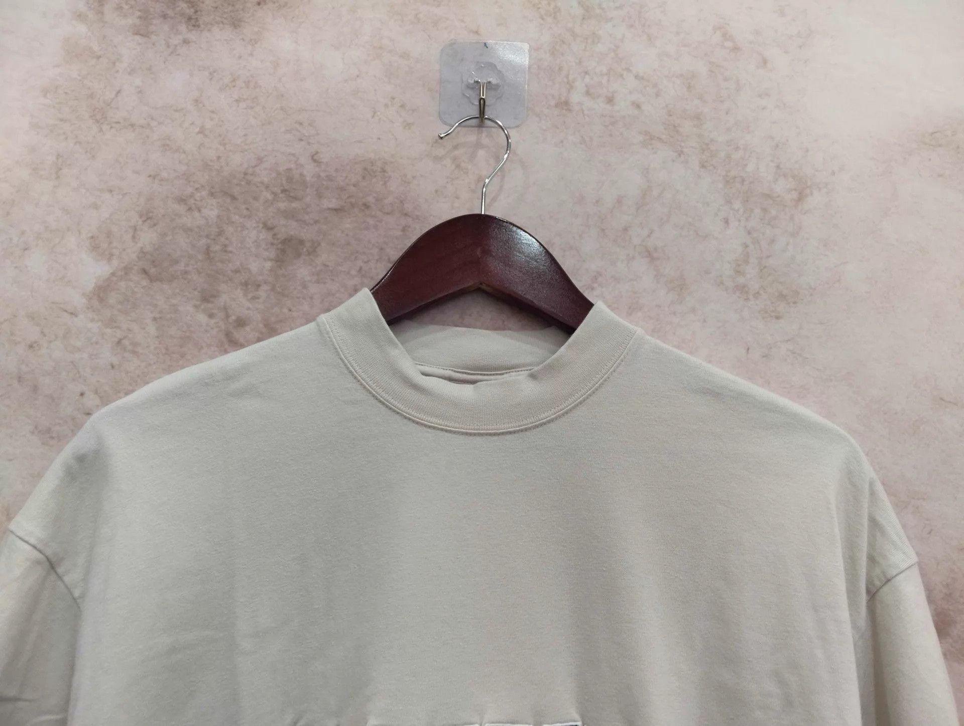 Balenciaga Balenciaga Letter Logo Crewneck Short Sleeve Tee Unisex 1 Size US S / EU 44-46 / 1 - 6 Thumbnail