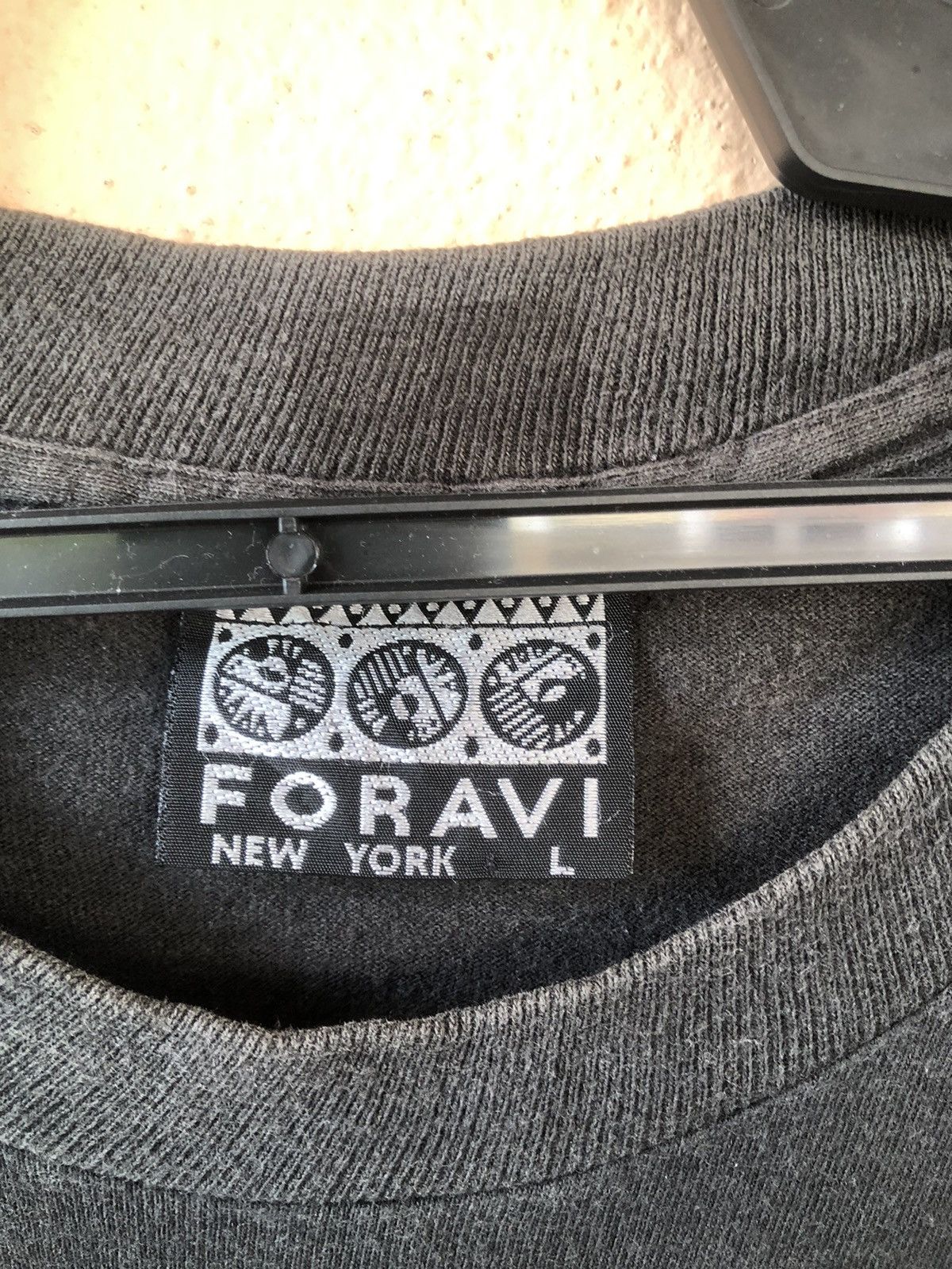 Vintage Vintage 90s DV8 FORAVI New York Rare Tee Size US L / EU 52-54 / 3 - 5 Thumbnail