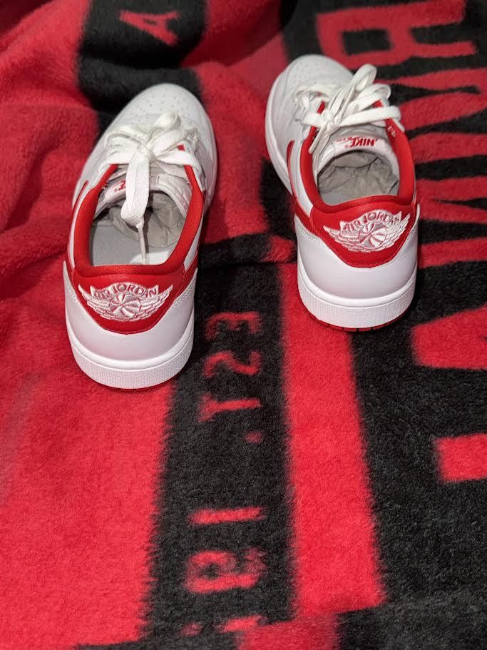 Jordan Brand Jordan 1 Retro Low OG Size US 10.5 / EU 43-44 - 6 Thumbnail