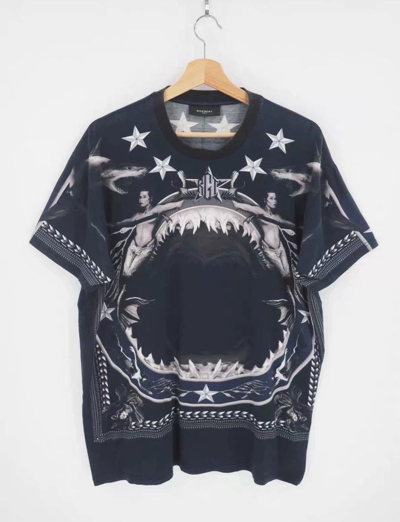 Givenchy Givenchy black shark mouth short sleeve Size US S / EU 44-46 / 1 - 2 Thumbnail