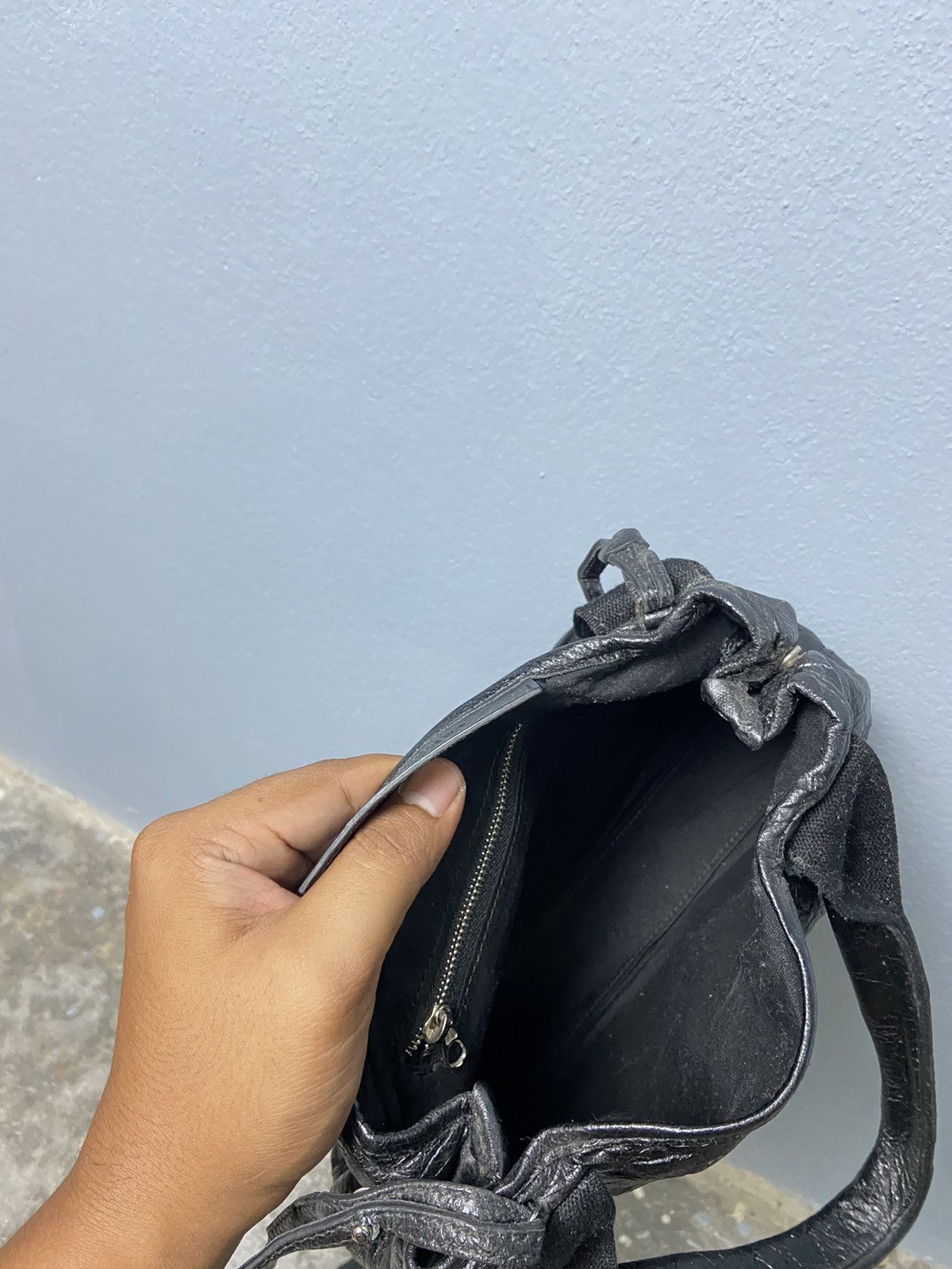 Balenciaga Balenciaga Paris Crossbody Handbag Size ONE SIZE - 21 Thumbnail