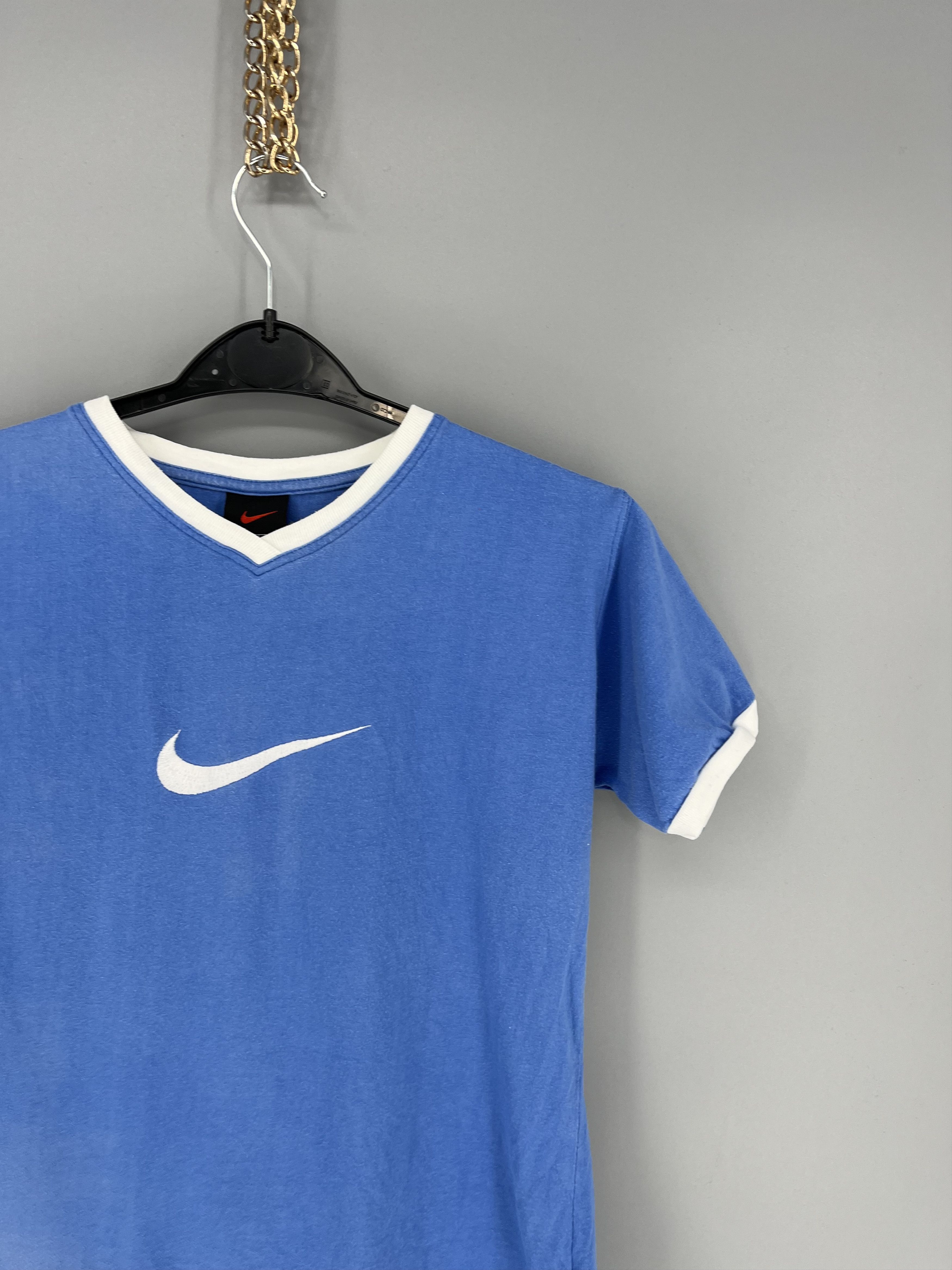 Nike Vintage 90s Nike Big Logo Faded T-shirt Streetwear Style Size S / US 4 / IT 40 - 5 Thumbnail