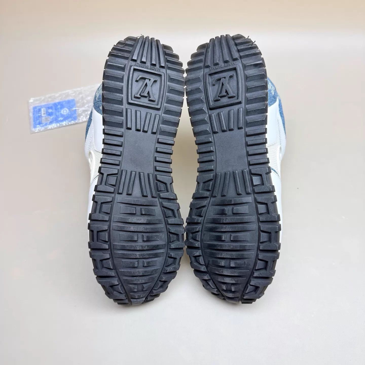Louis Vuitton LV White/Blue Denim All-Over Print Sneakers EU35.5 99 New Size US 5 / IT 35 - 7 Thumbnail