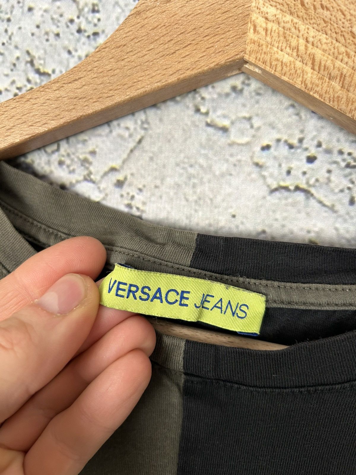 Versace Jeans Couture Vintage Versace Jeans Tiger Graphic Tee Hype Designer Size US L / EU 52-54 / 3 - 5 Thumbnail