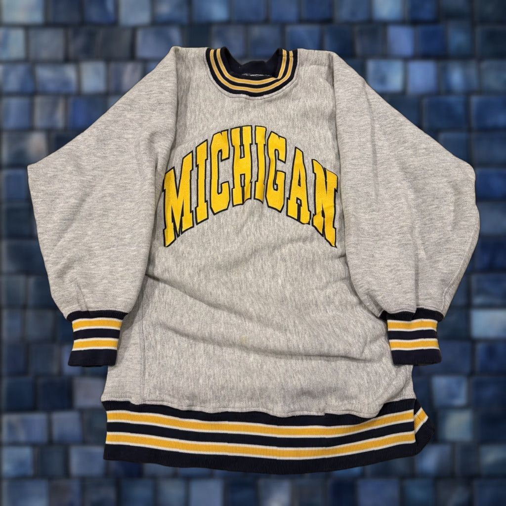 Vintage VINTAGE University Of Michigan Reverse Weave Sweatshirt Crewneck Mens Large Gray 90s Pullover Reversible Sweatshirt Crewneck Mens Large 90s Michigan Size US L / EU 52-54 / 3 - 1 Thumbnail