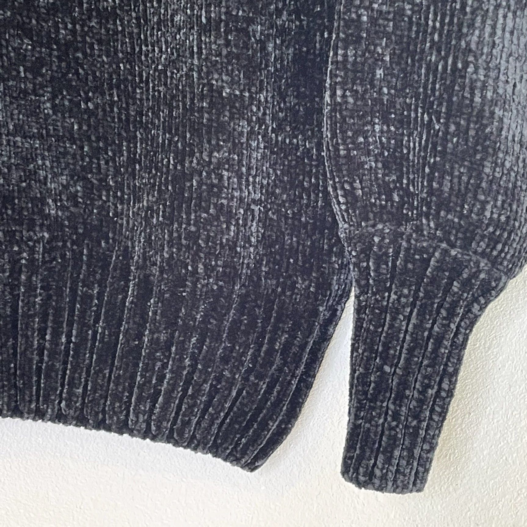 Cynthia Rowley Cynthia Rowley Chenille Sweater Womens Size Medium Black Mock Neck Long Sleeve Button Detail Left Shoulder Pullover Winter Fall Size M / US 6-8 / IT 42-44 - 4 Thumbnail