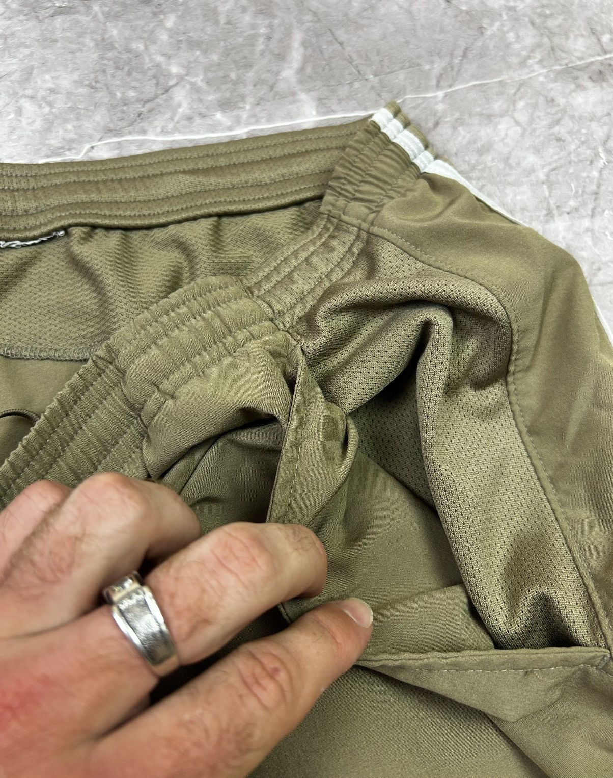 Nike Nike vintage nylon shorts size Xl Size US 36 / EU 52 - 4 Thumbnail