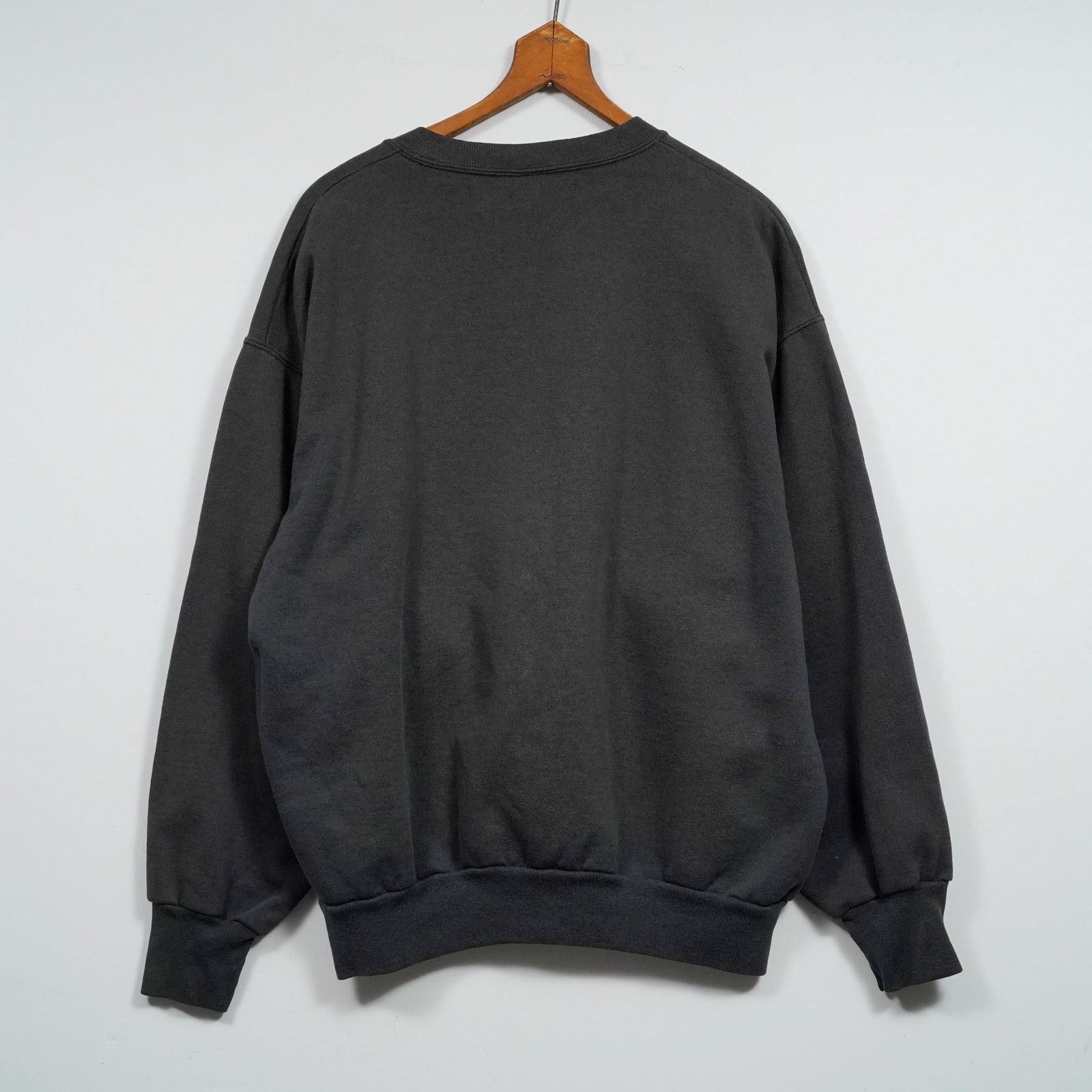 Nike Vintage 90s Nike Air Crewneck Sweatshirt Size L Black Rare Size US L / EU 52-54 / 3 - 2 Thumbnail