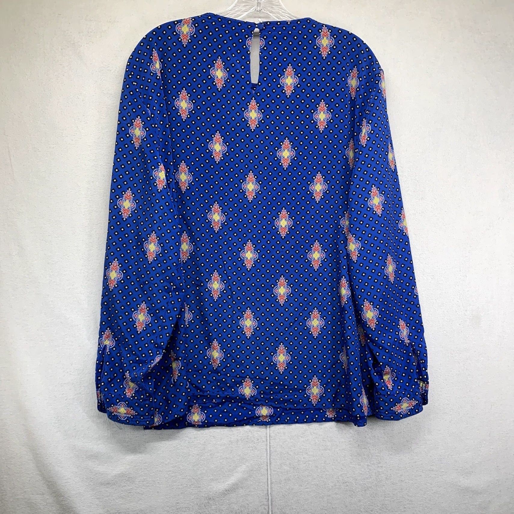 Evan Picone VINTAGE Evan Picone Women Top Size 16W Blue All Over Design Button Back EUC Size XXL / US 16-18 / IT 52-54 - 2 Thumbnail