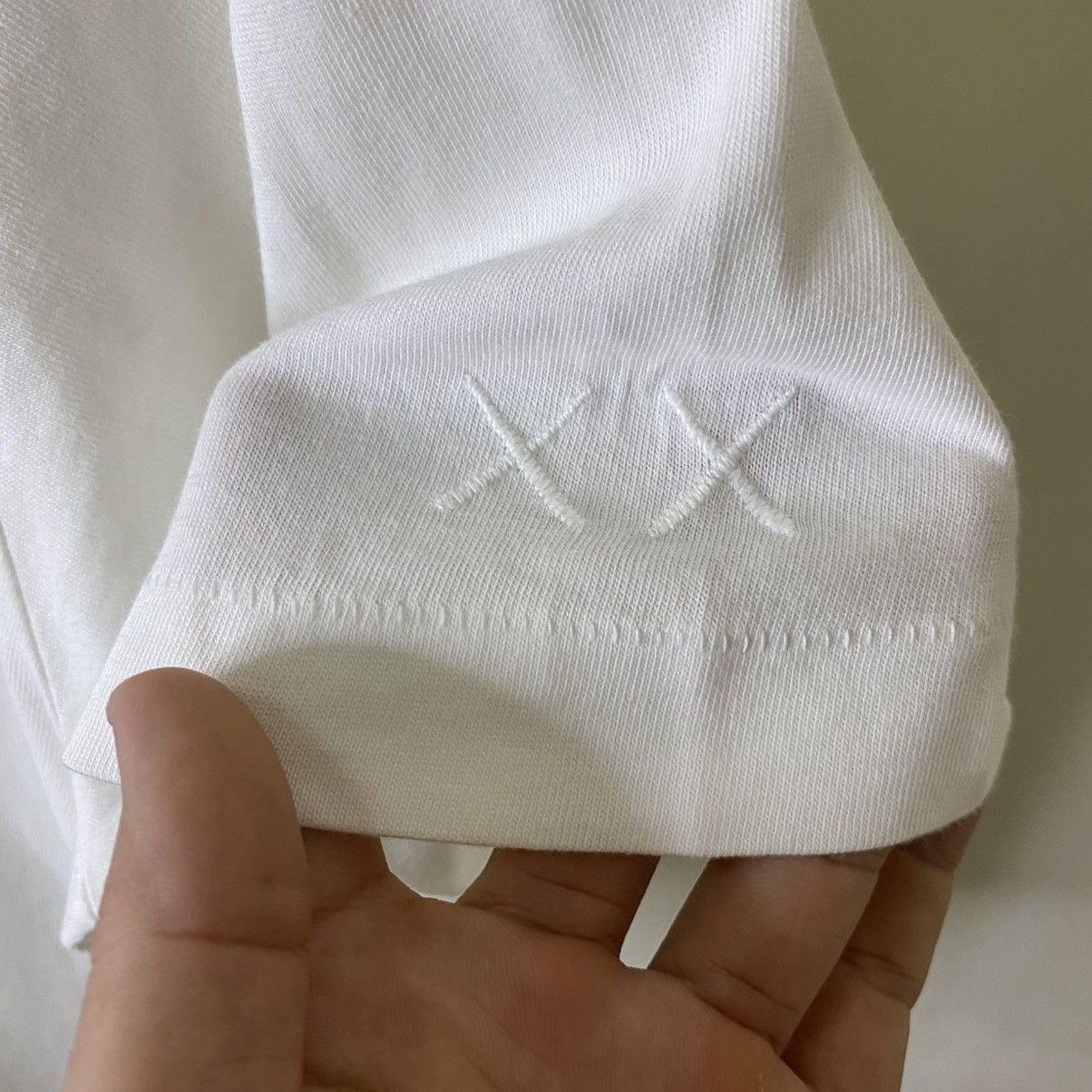 Kaws Kaws x Uniqlo UT Collaboration T Shirt Size US M / EU 48-50 / 2 - 3 Thumbnail