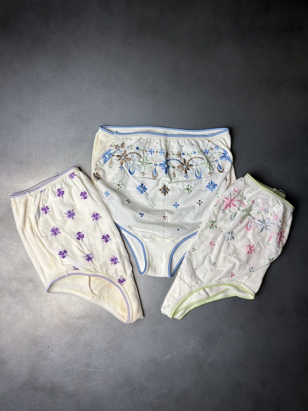Marks & Spencer × Vintage 3 Pairs 1970s Underwear Vintage Embroidered Floral Panties Size ONE SIZE - 22 Thumbnail