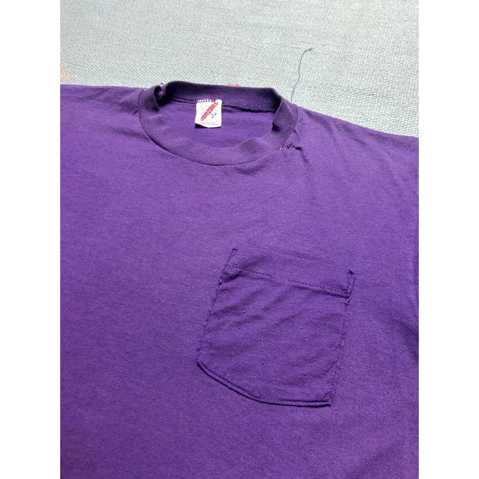 Jerzees VINTAGE 80s Jerzees T-Shirt Pocket Purple Plum Large Men Shirts Size US L / EU 52-54 / 3 - 3 Thumbnail