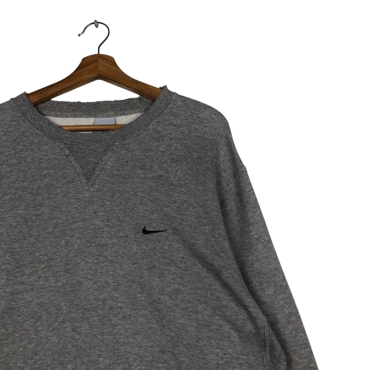Nike Nike Small Swoosh Crewneck — Vintage Grey Essential Size US XL / EU 56 / 4 - 7 Thumbnail
